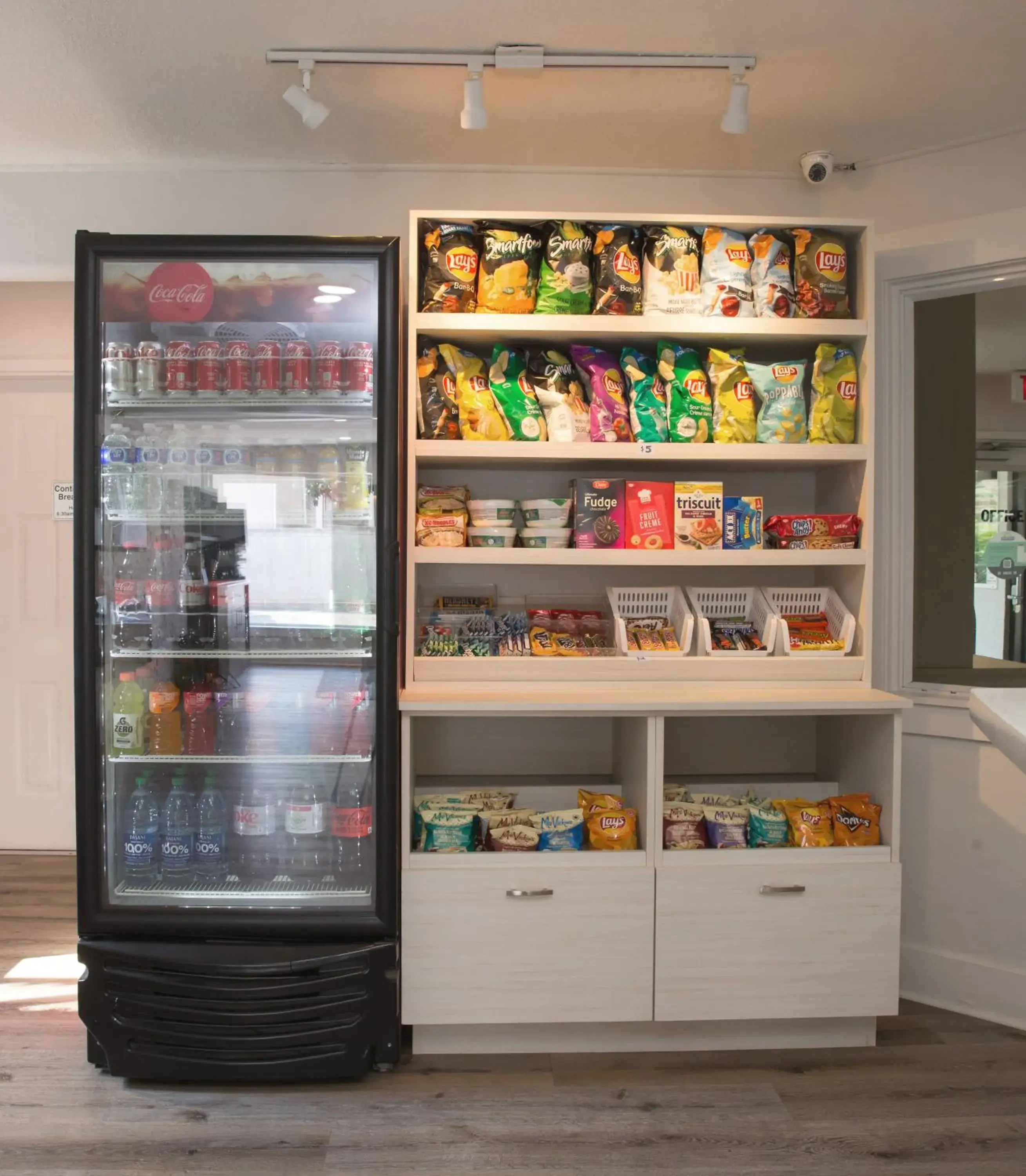 Restaurant/places to eat in Days Inn by Wyndham Kelowna Restaurant/places to eat in Days Inn by Wyndham Kelowna