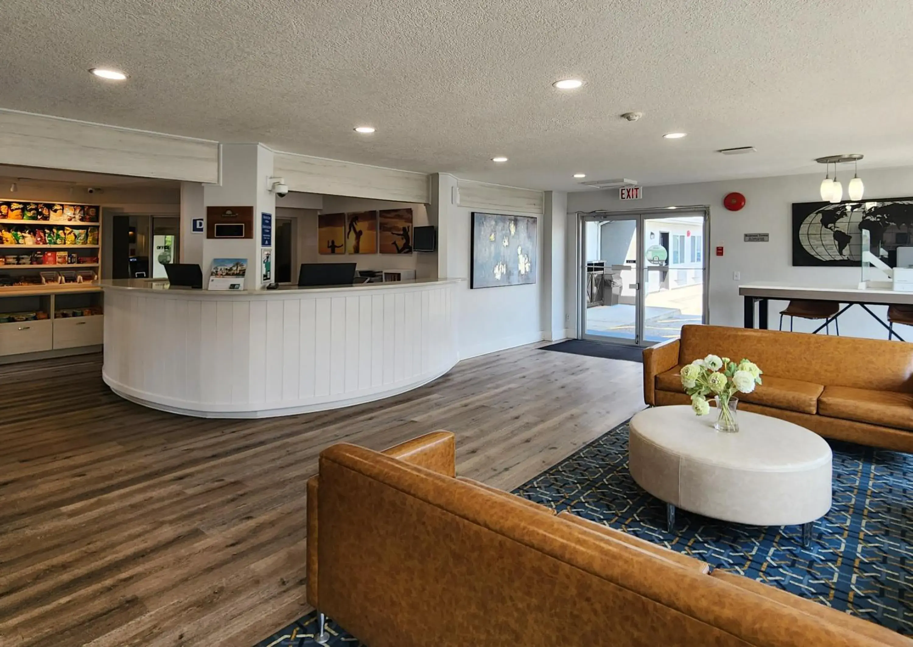 Lobby or reception in Days Inn by Wyndham Kelowna Lobby or reception in Days Inn by Wyndham Kelowna