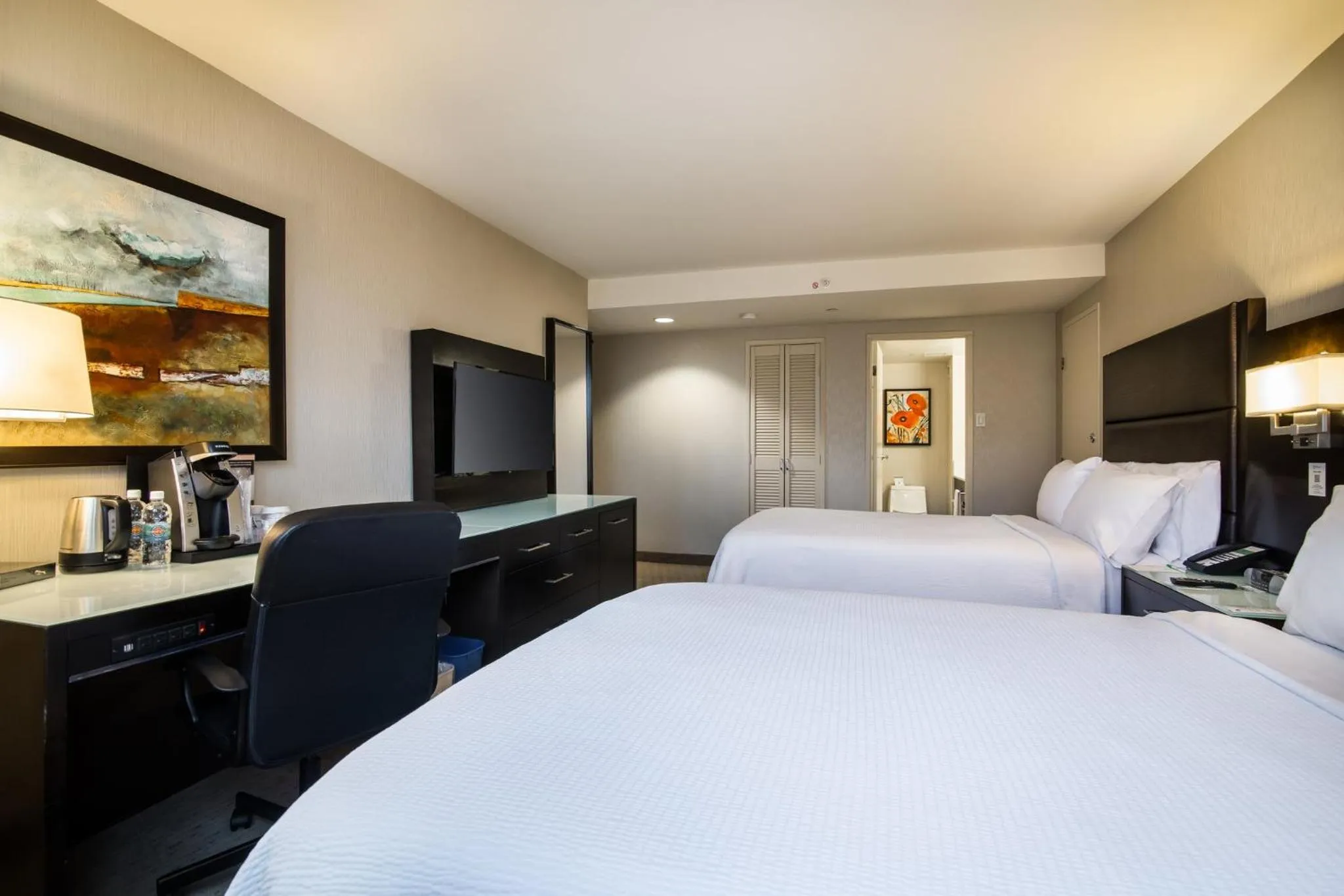 Photo of the whole room, Bed in Holiday Inn Vancouver-Centre Broadway by IHG