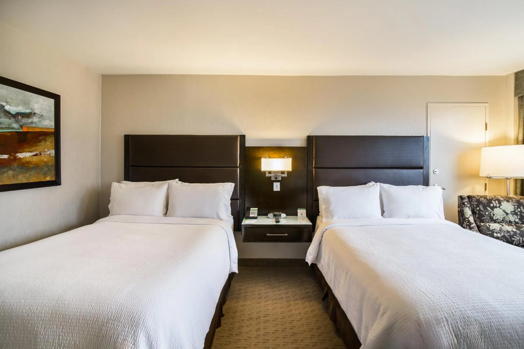 Photo of the whole room, Bed in Holiday Inn Vancouver-Centre Broadway by IHG