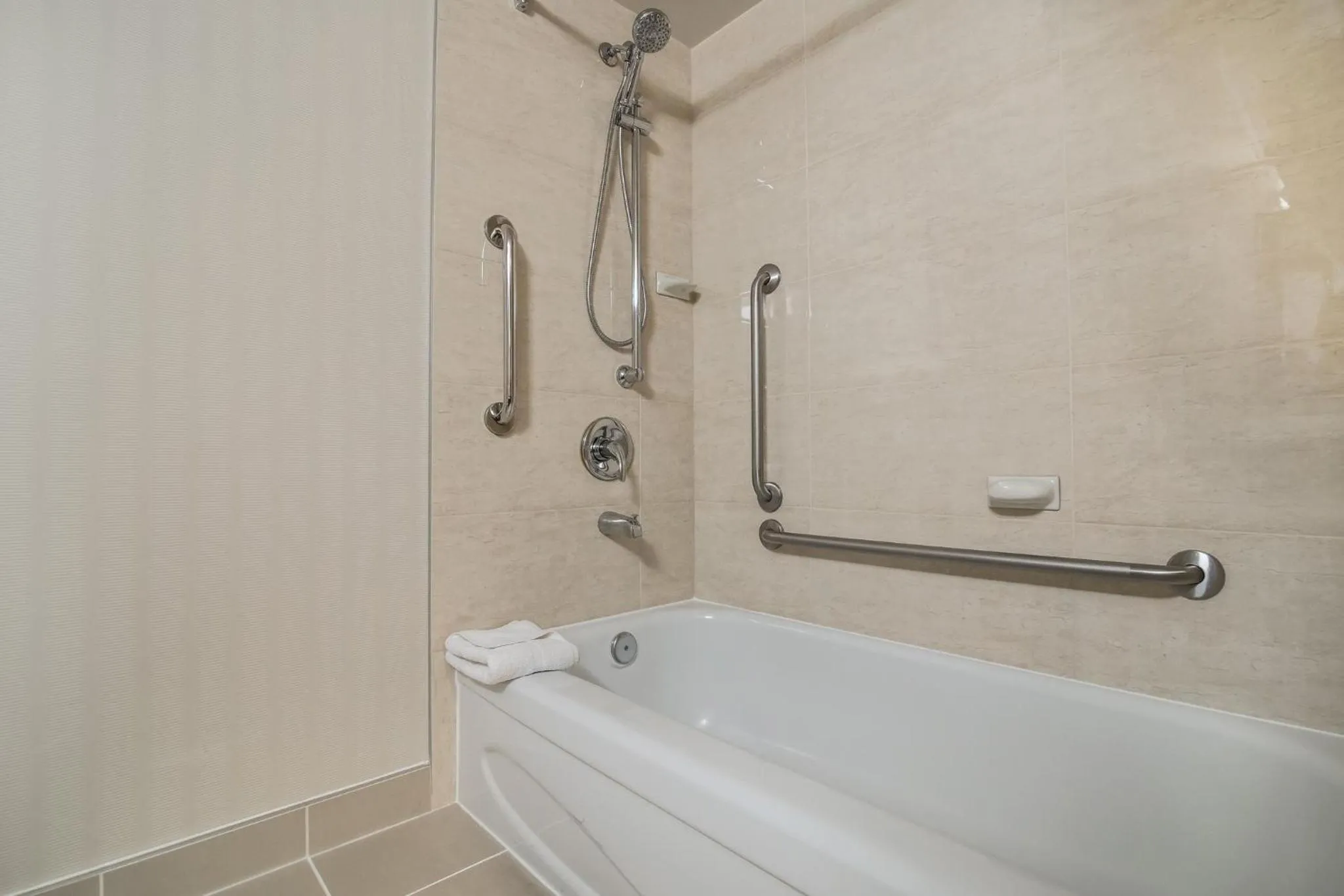 Photo of the whole room in Holiday Inn Vancouver-Centre Broadway by IHG