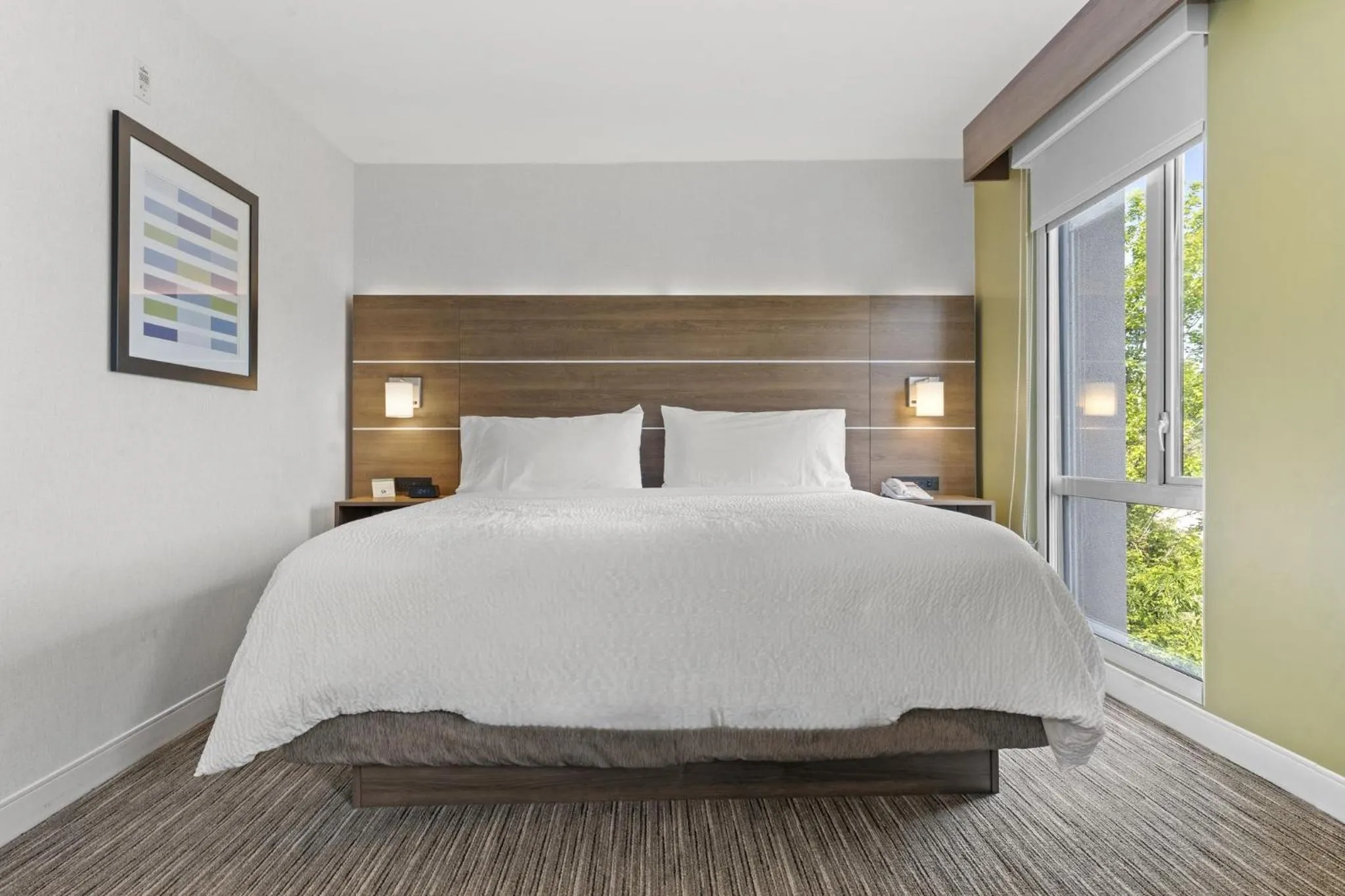 Photo of the whole room, Bed in Holiday Inn Express and Suites Surrey by IHG