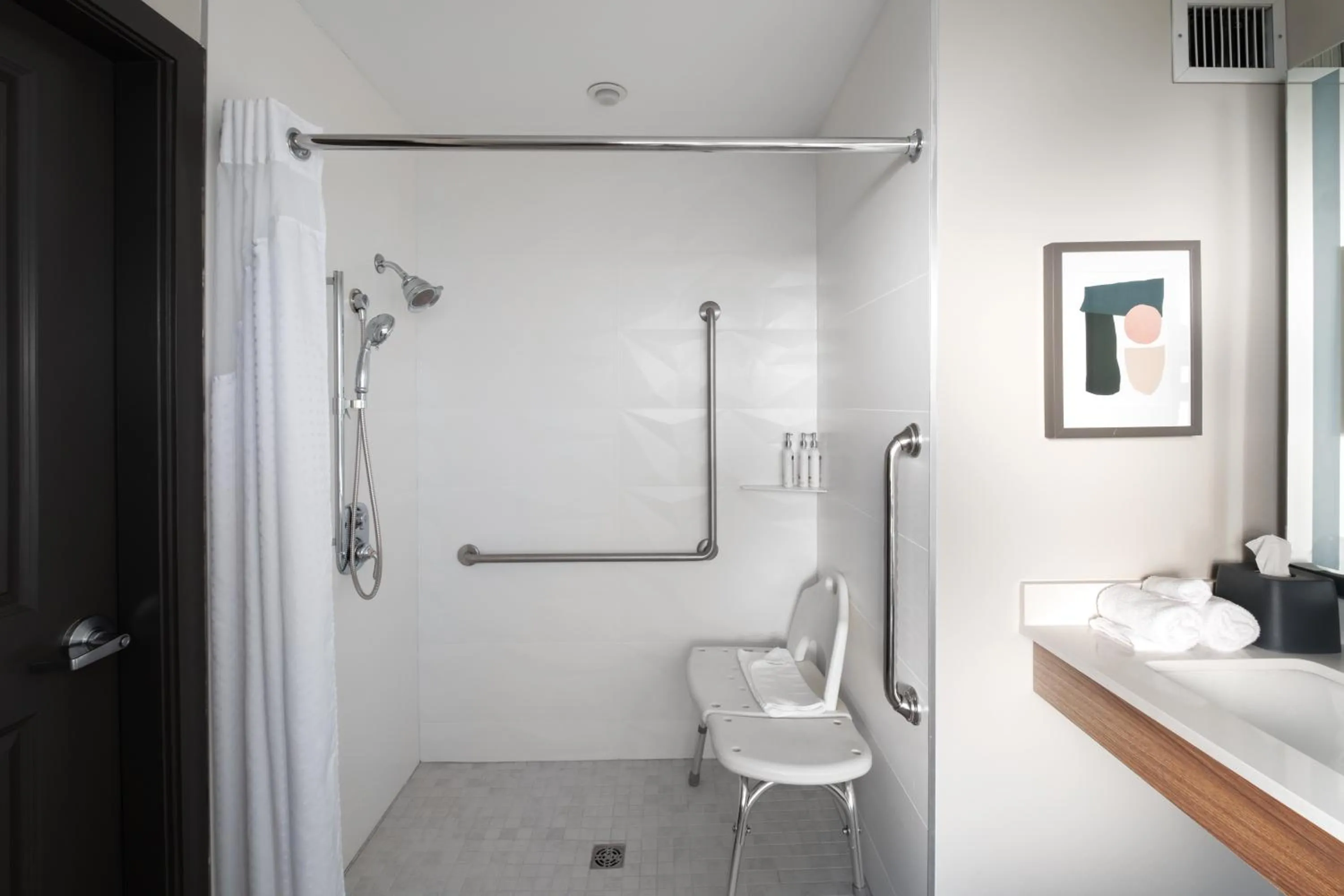 Bathroom in Holiday Inn Hotel & Suites Surrey East - Cloverdale by IHG