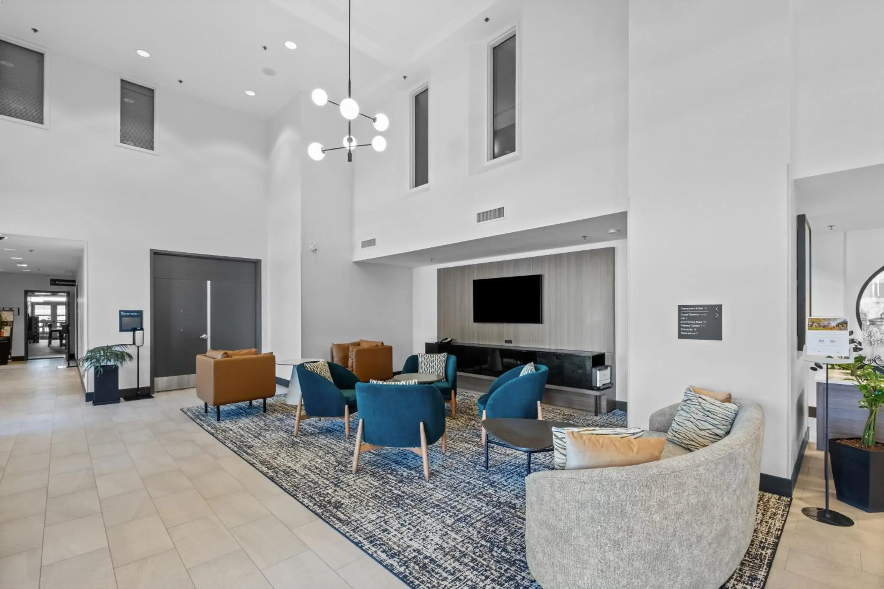 Lobby or reception in Holiday Inn Hotel & Suites Surrey East - Cloverdale by IHG Lobby or reception in Holiday Inn Hotel & Suites Surrey East - Cloverdale by IHG