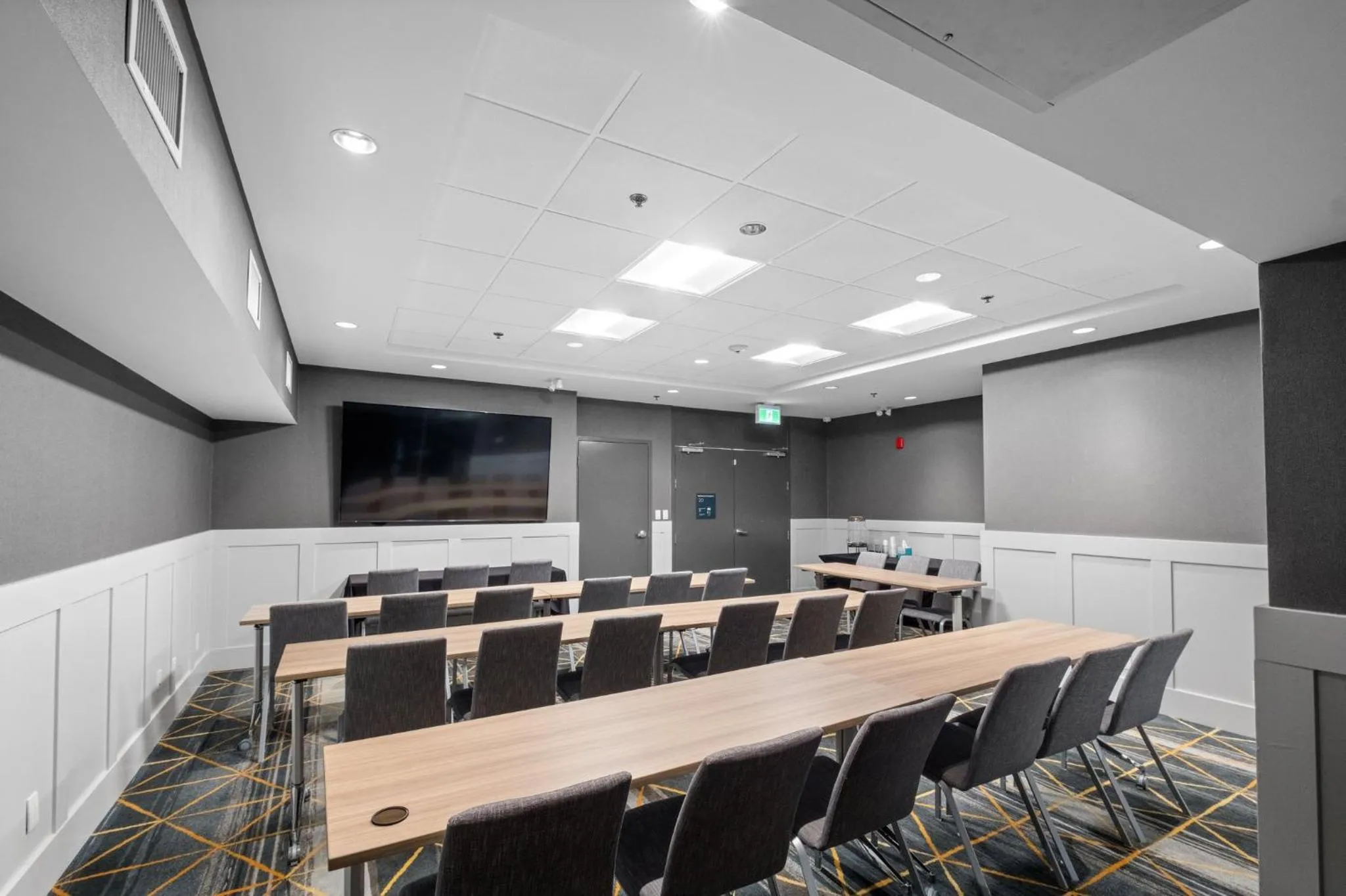 Meeting/conference room in Holiday Inn Hotel & Suites Surrey East - Cloverdale by IHG