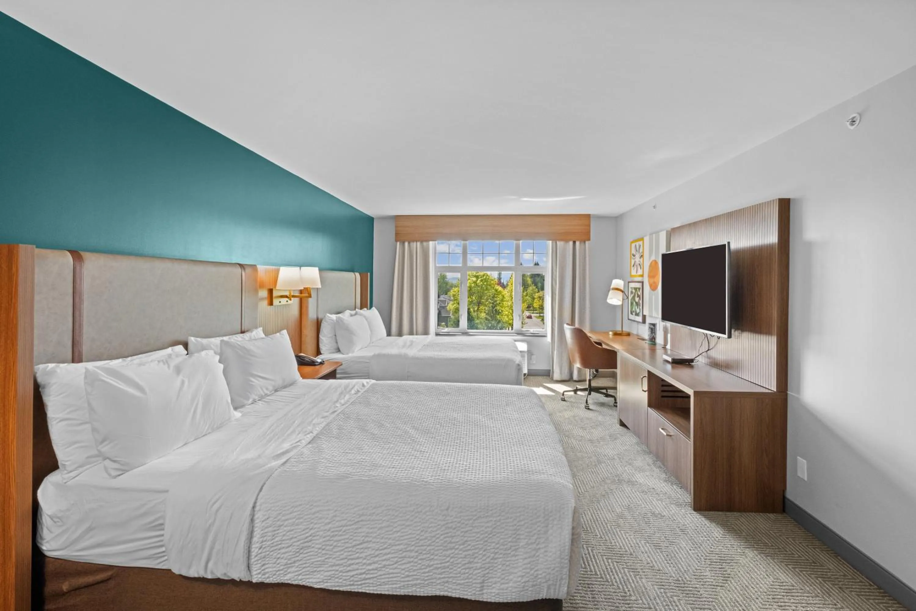 Photo of the whole room, Bed in Holiday Inn Hotel & Suites Surrey East - Cloverdale by IHG
