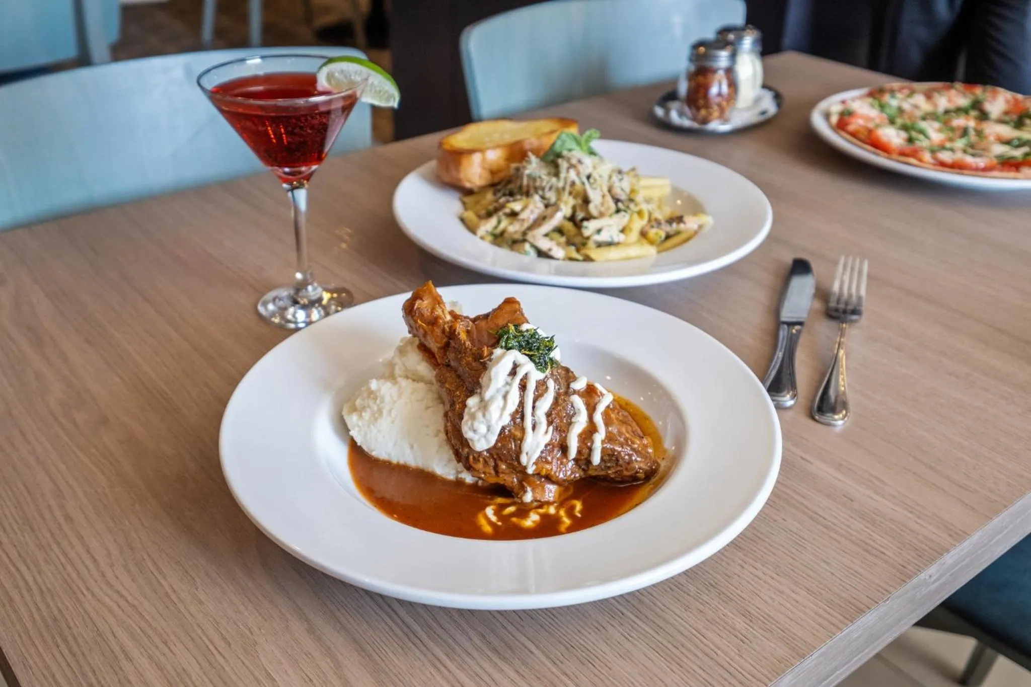 Restaurant/places to eat in Holiday Inn Hotel & Suites Surrey East - Cloverdale by IHG