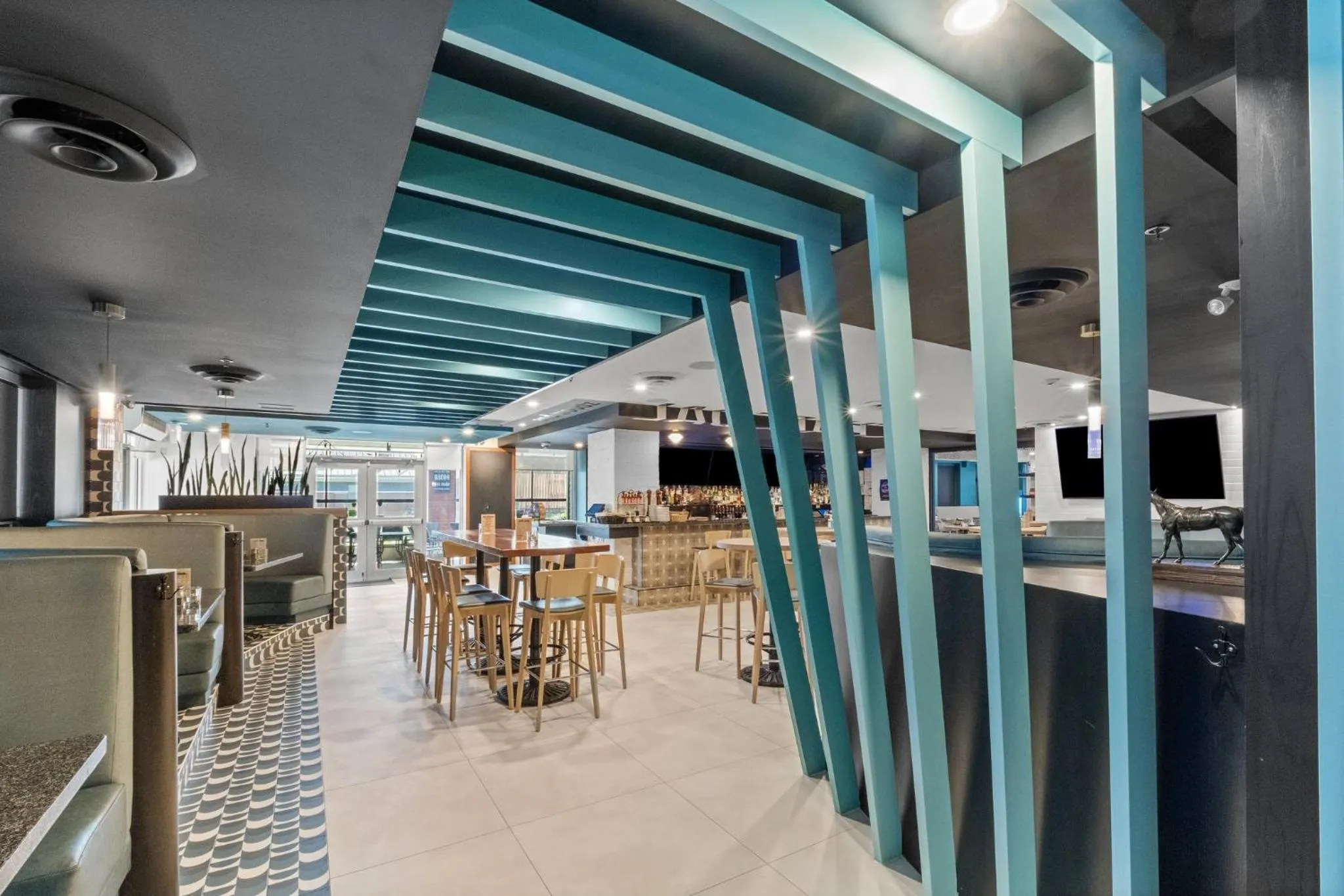 Restaurant/places to eat in Holiday Inn Hotel & Suites Surrey East - Cloverdale by IHG