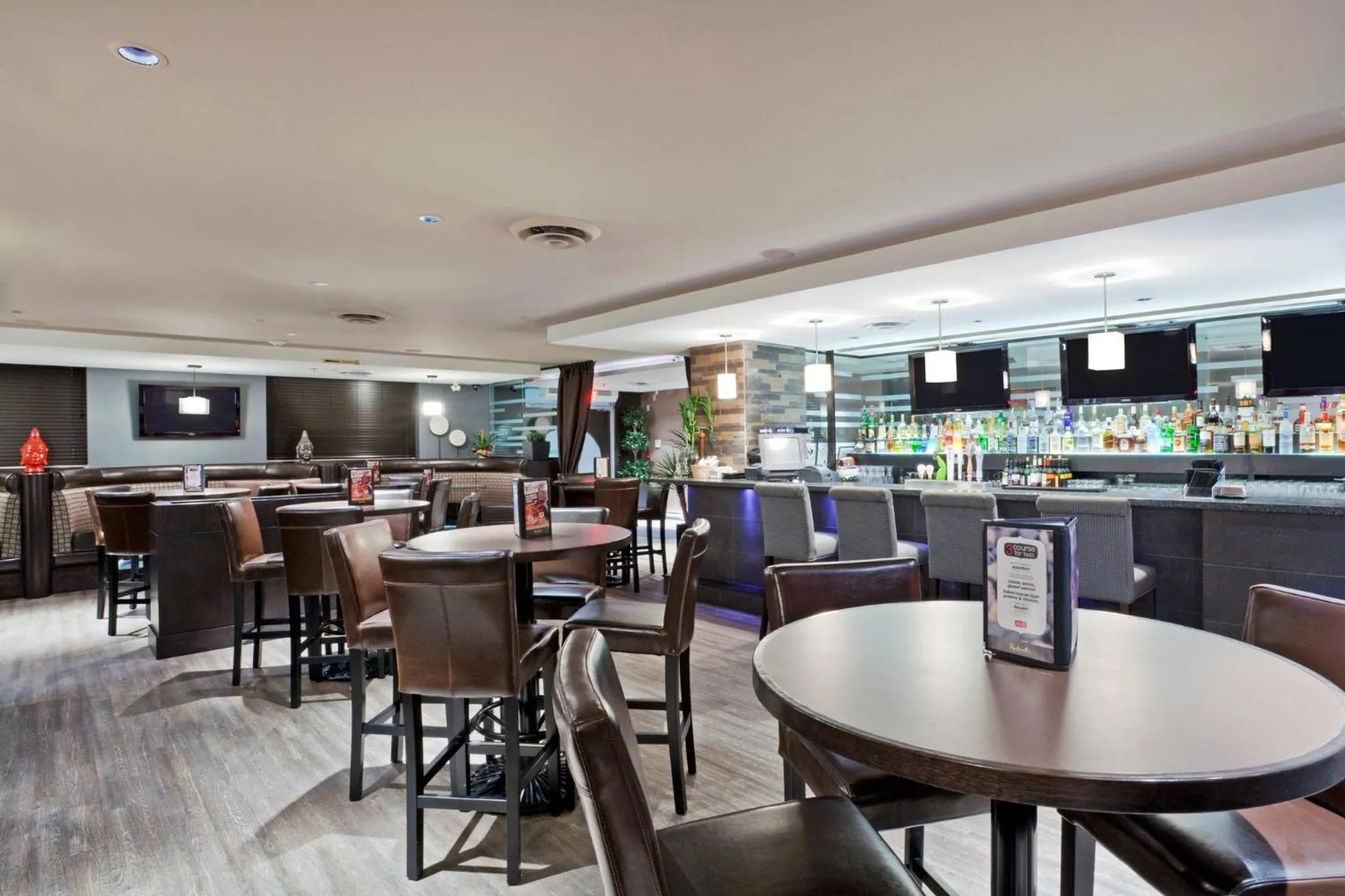 Restaurant/places to eat in Holiday Inn Hotel & Suites Surrey East - Cloverdale by IHG