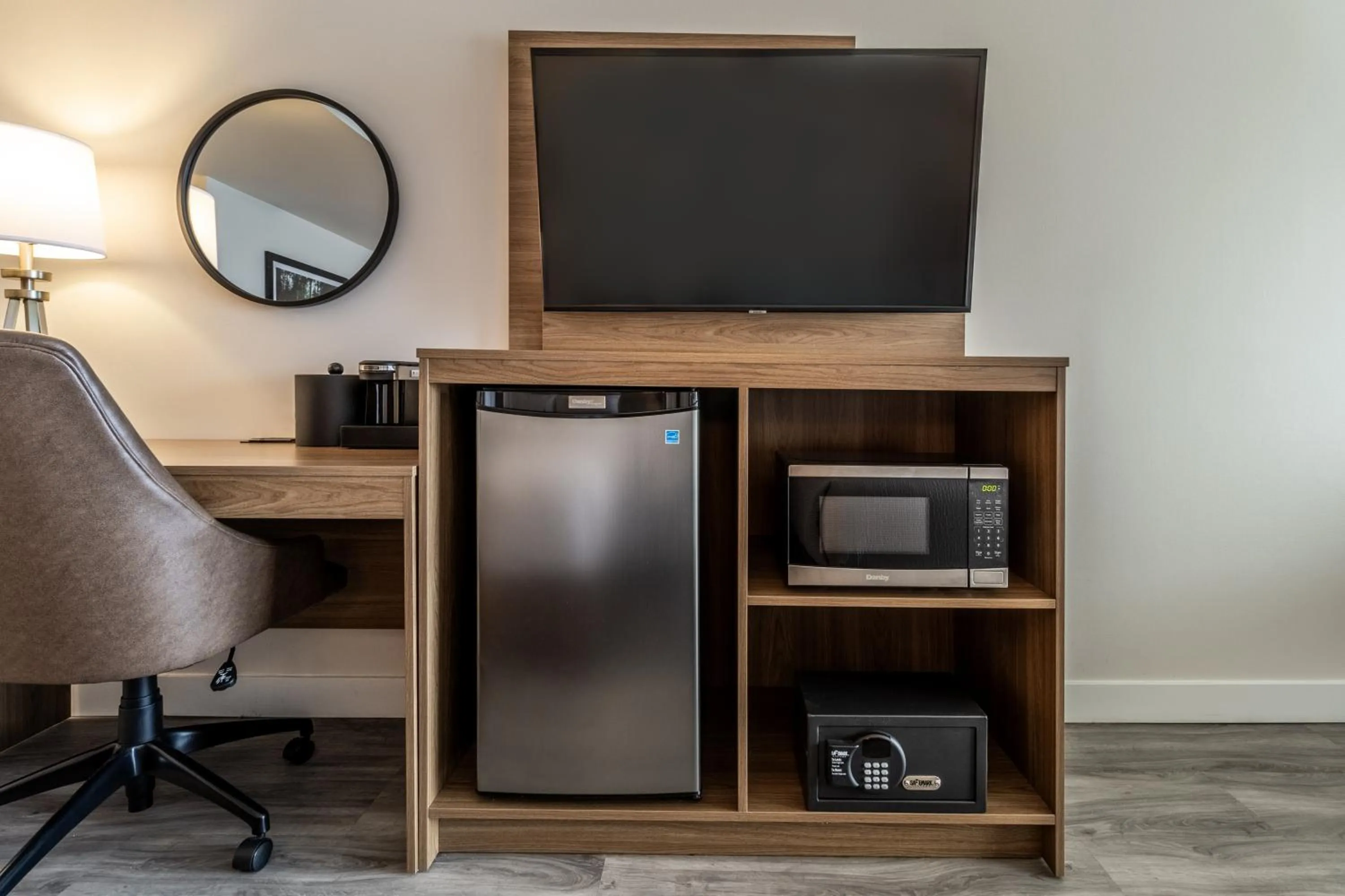 TV and multimedia in Atrium Hotel Vancouver