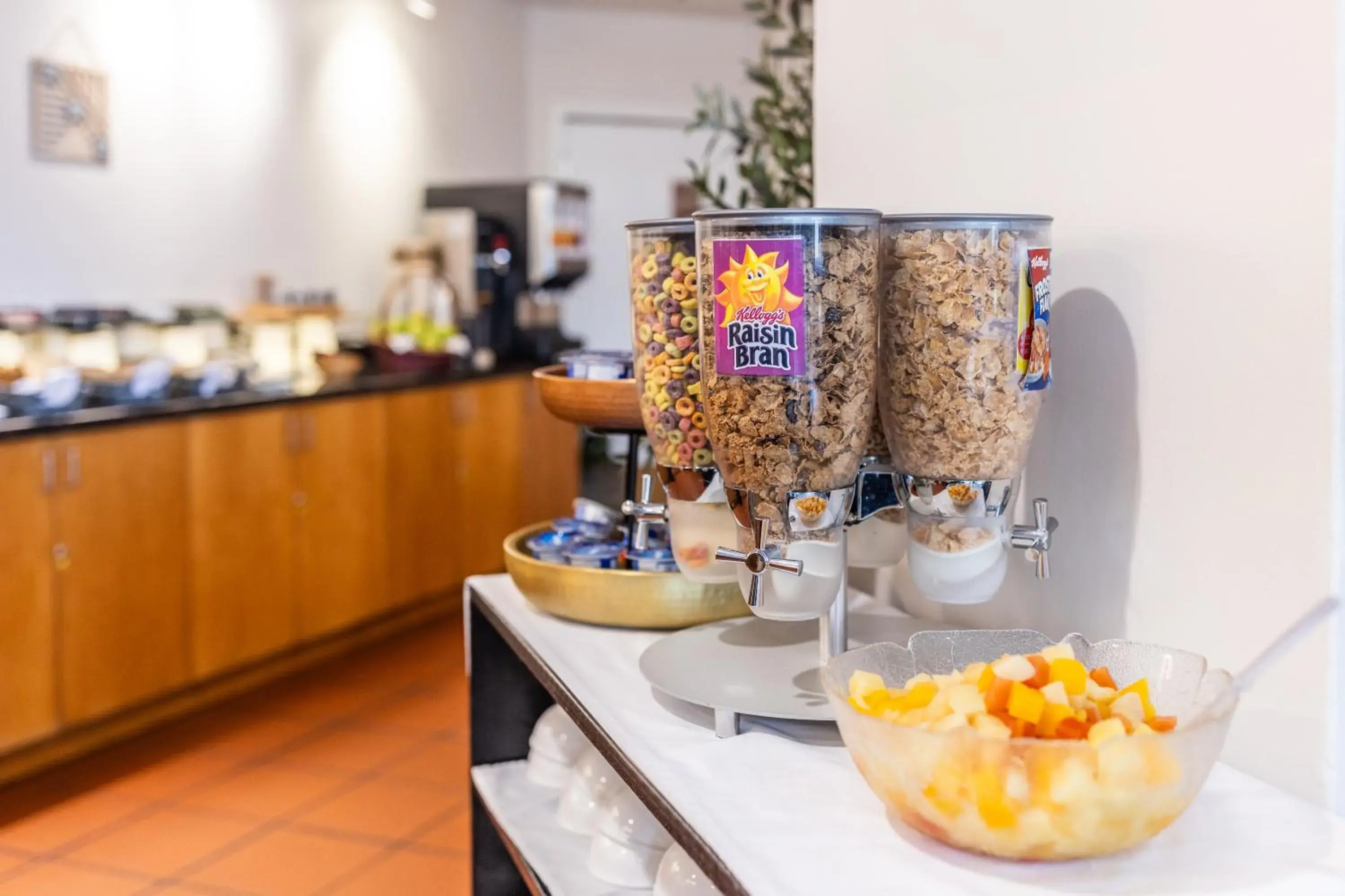 Breakfast in Atrium Hotel Vancouver Breakfast in Atrium Hotel Vancouver