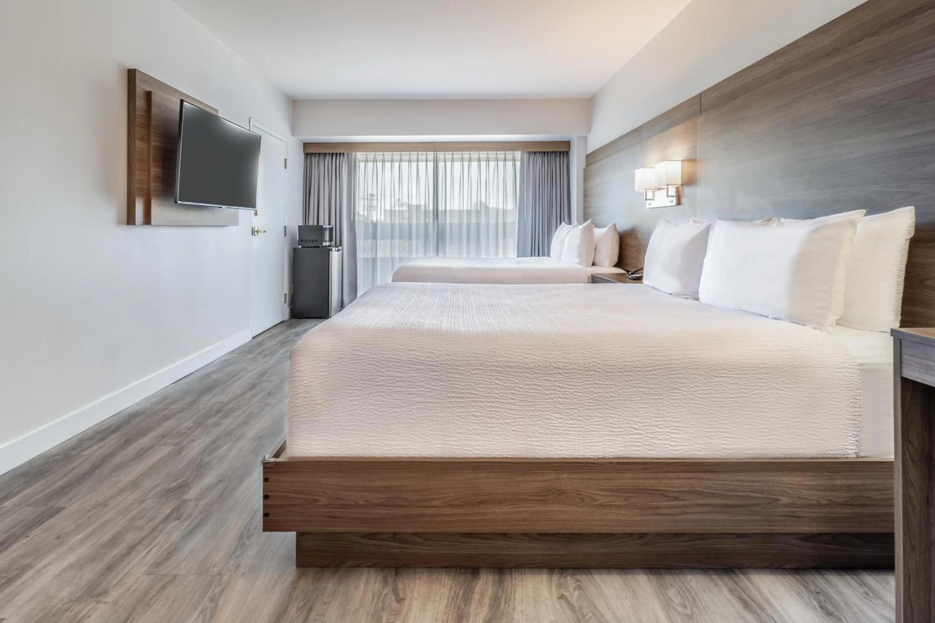 Bed in Atrium Hotel Vancouver