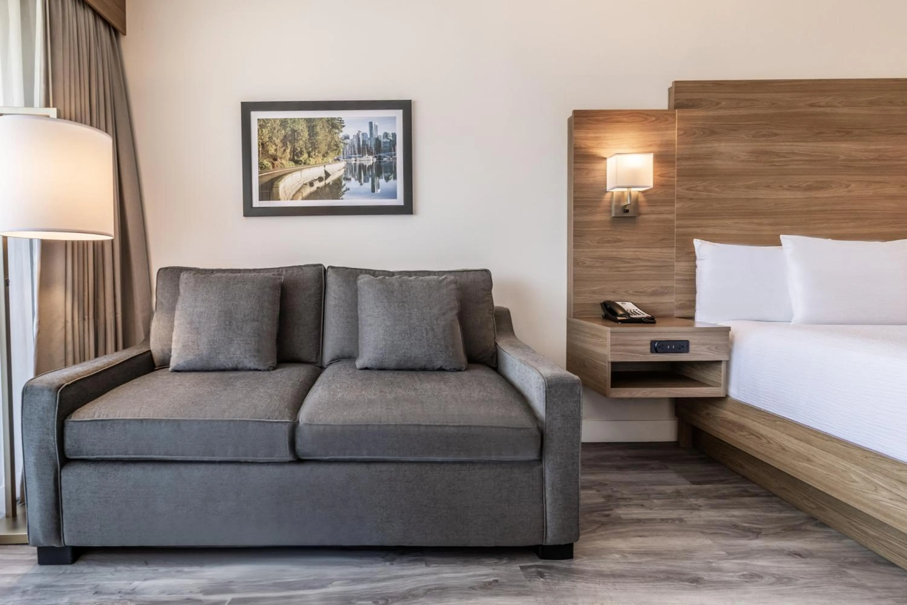 Bed in Atrium Hotel Vancouver