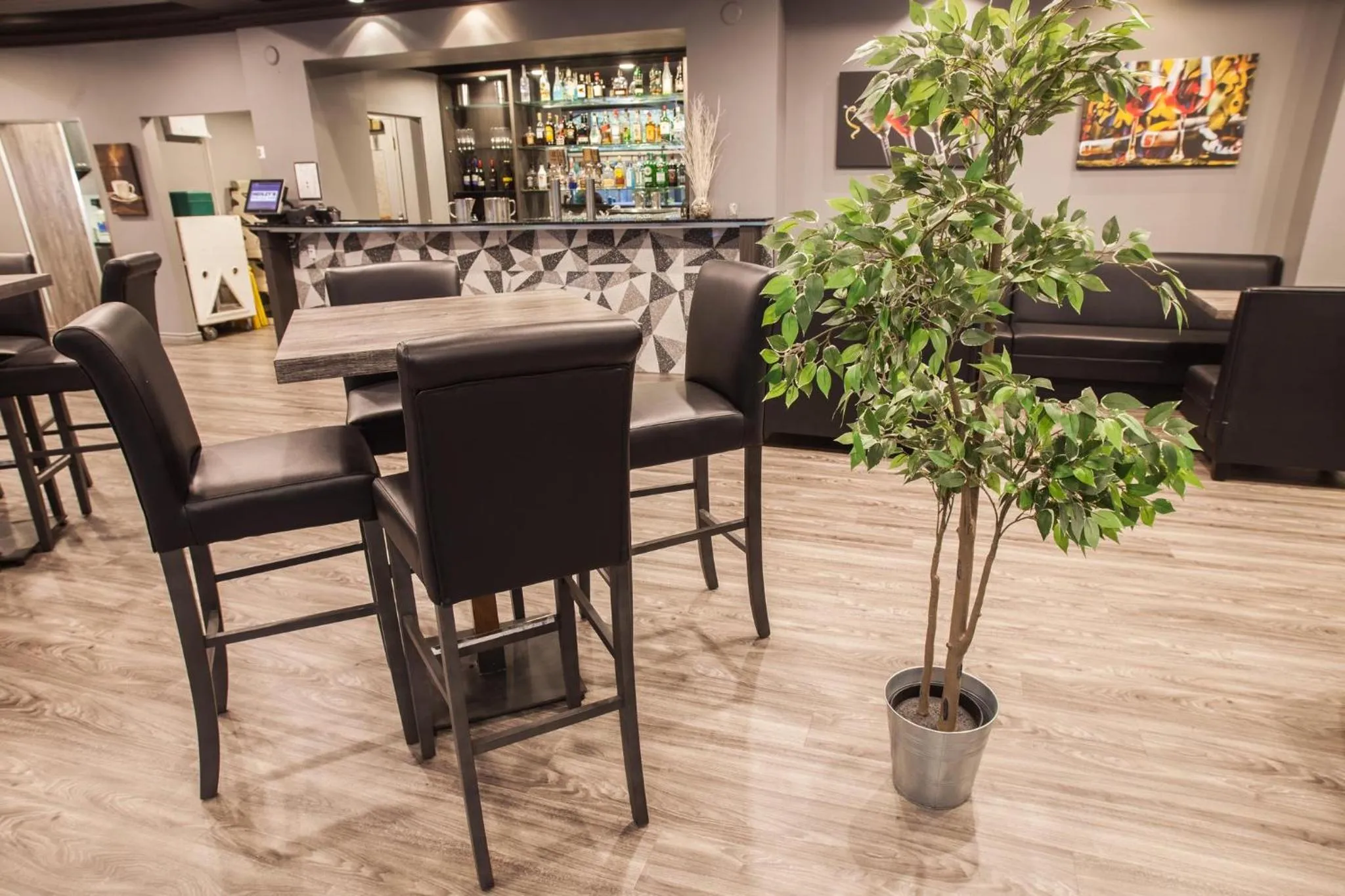 Restaurant/places to eat in Holiday Inn & Suites North Vancouver by IHG