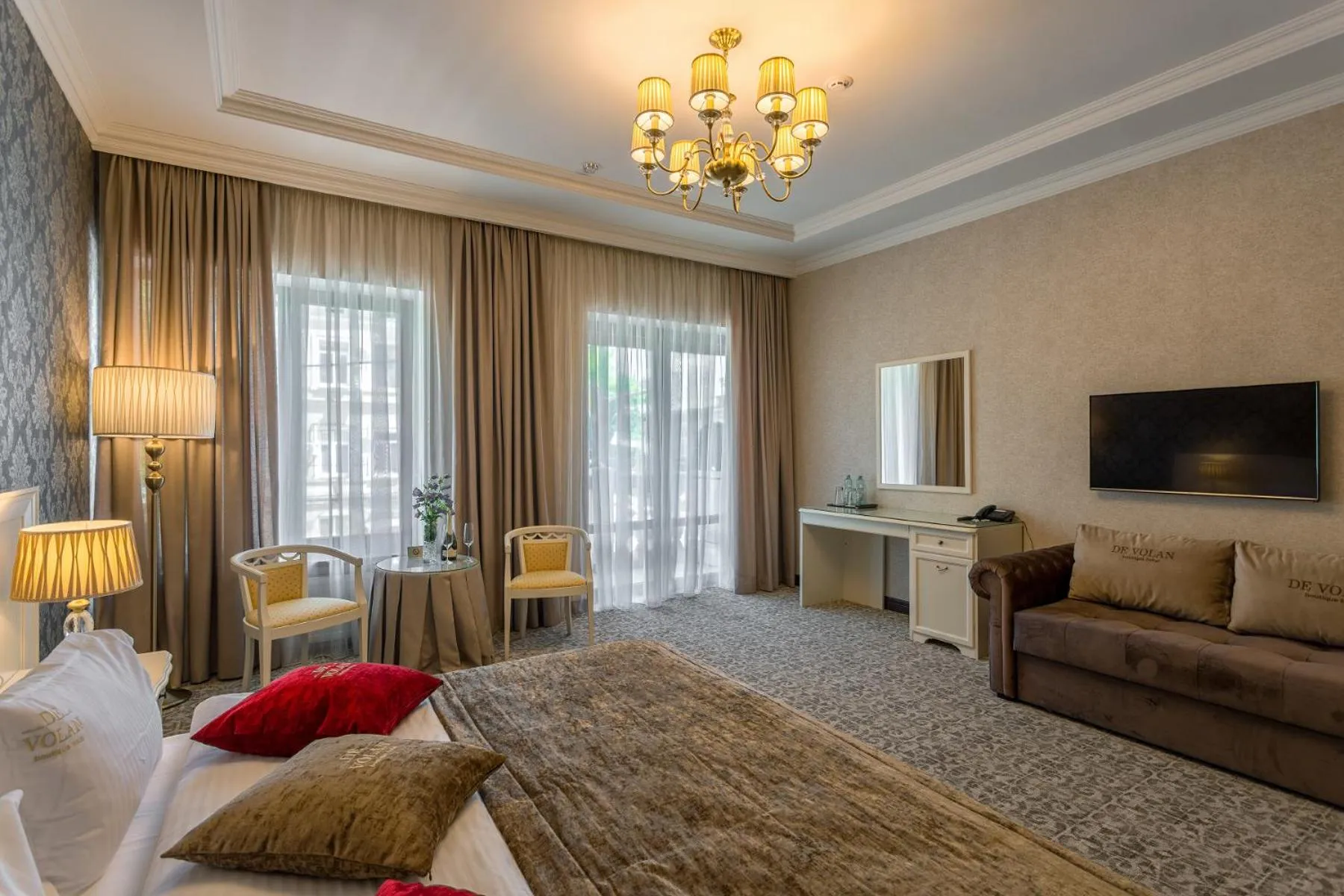 Property building, Bed in De Volan Boutique Hotel