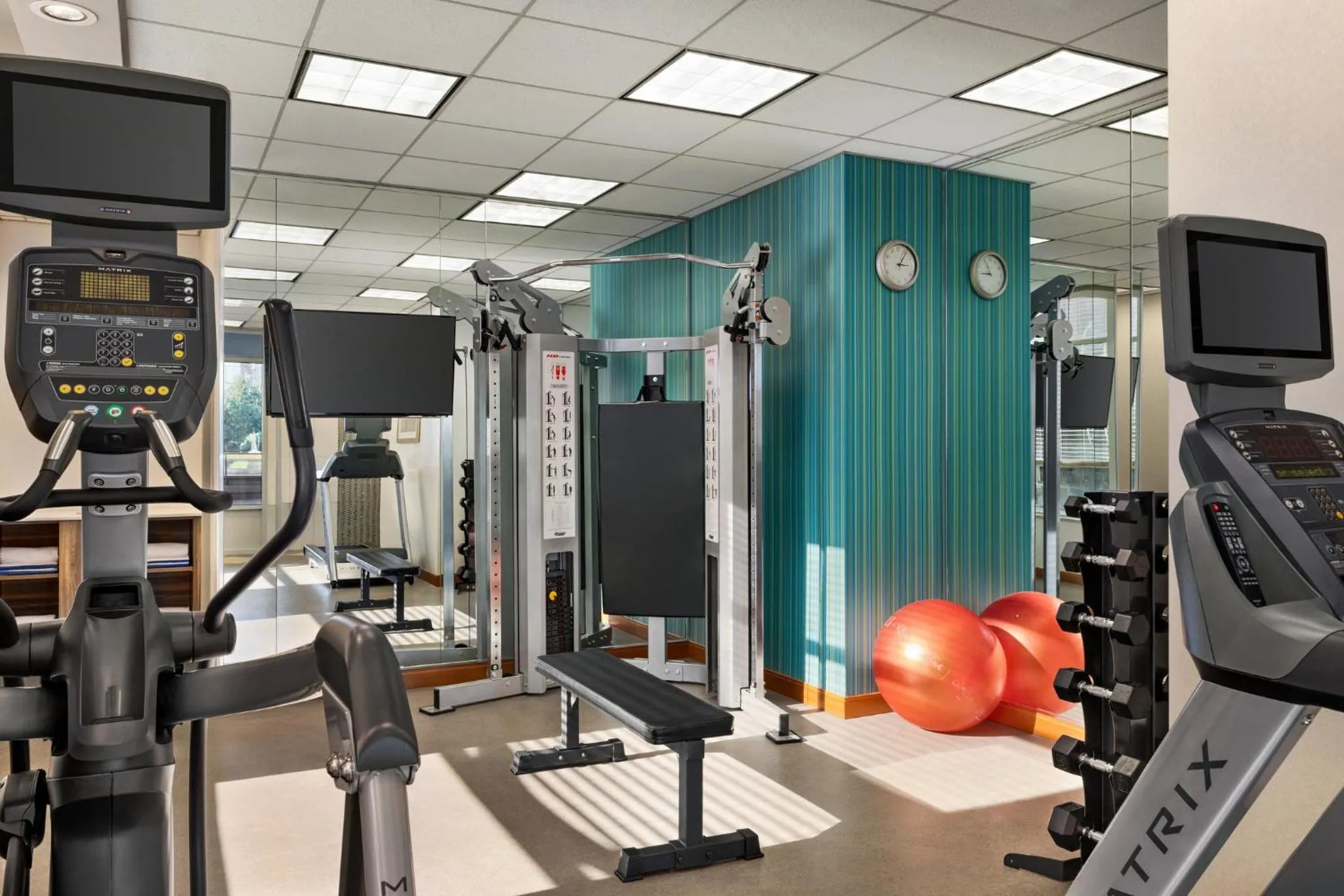Fitness centre/facilities in Holiday Inn Express Vancouver-Metrotown (Burnaby)