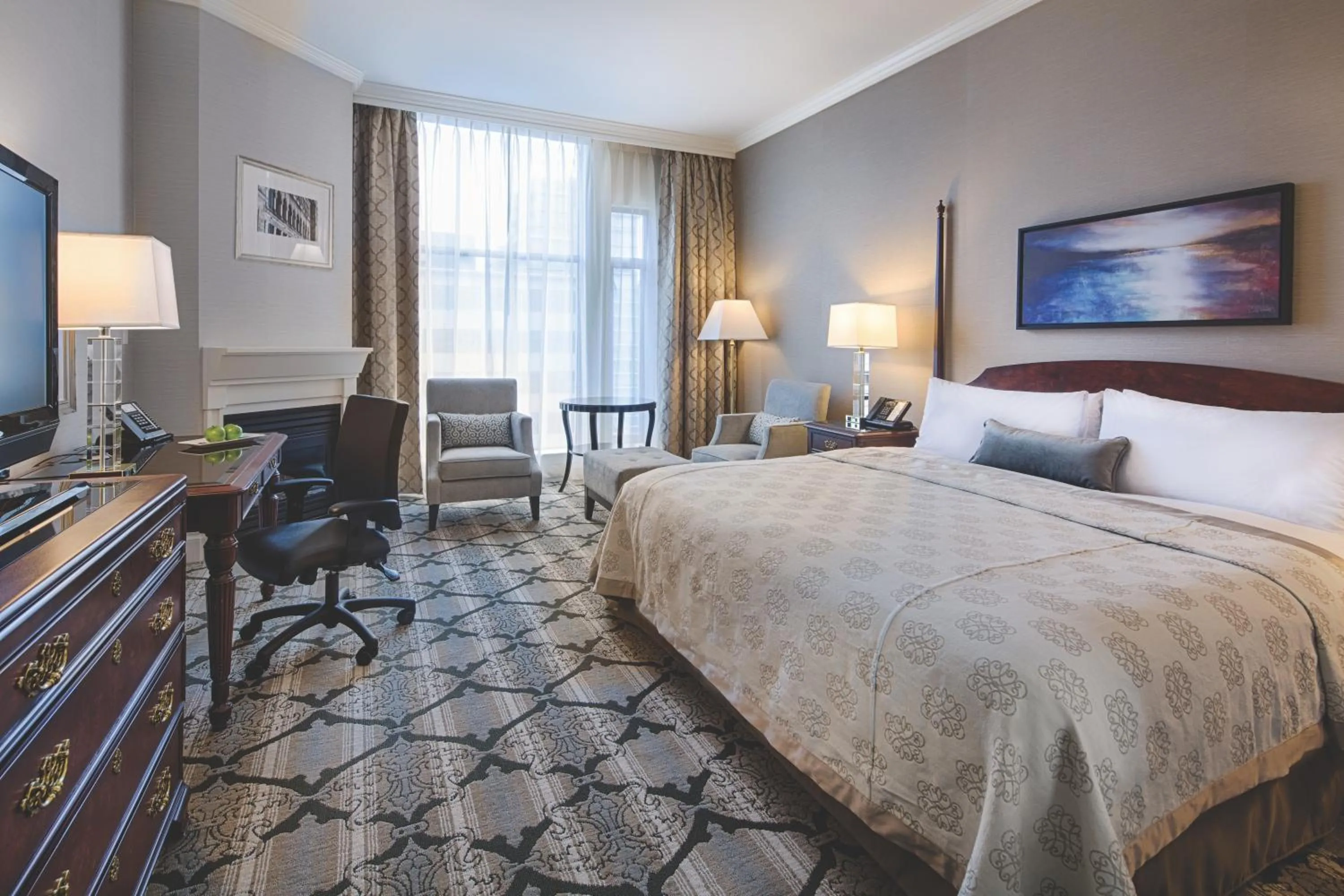 Bed in The Magnolia Hotel & Spa