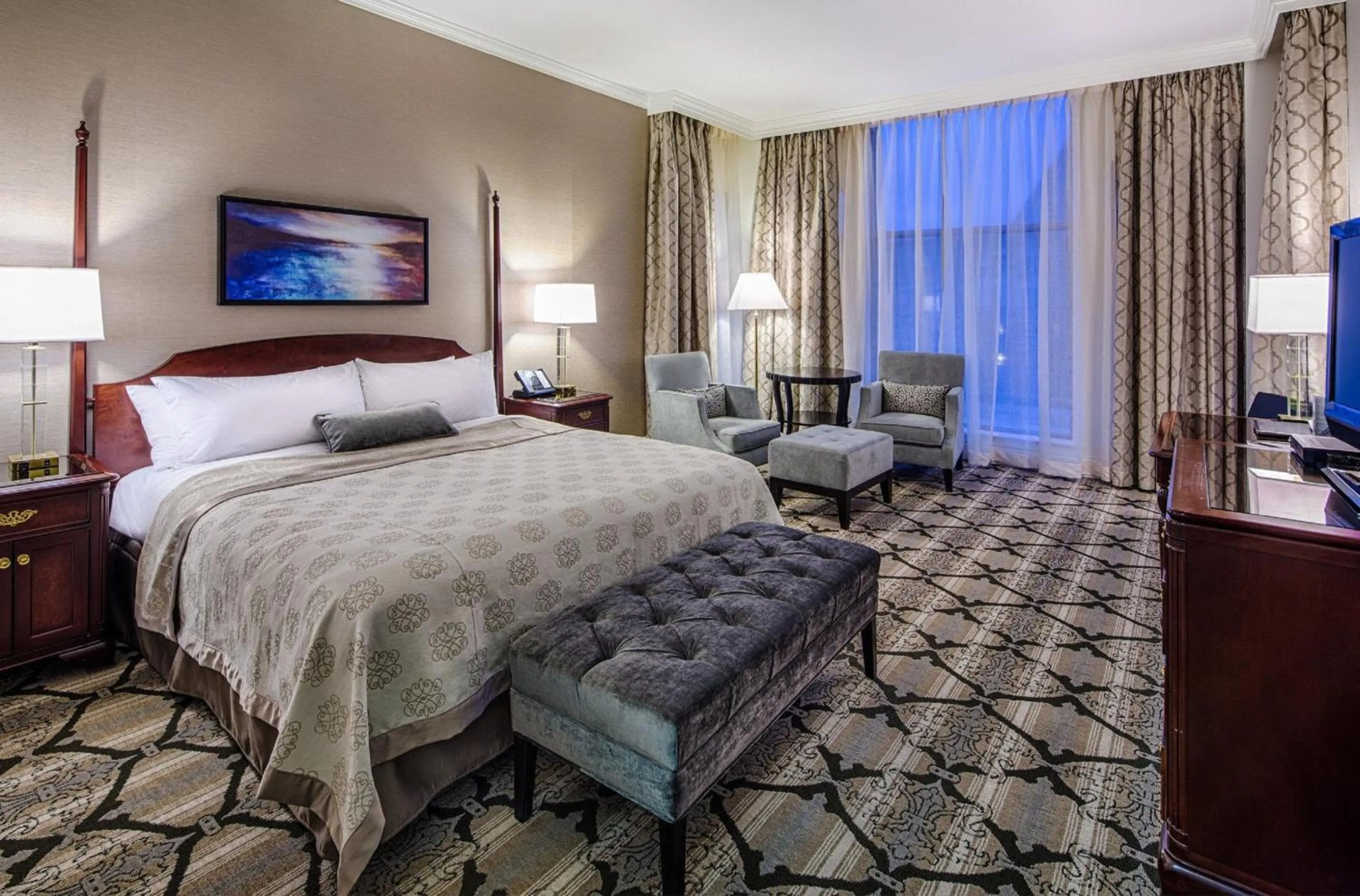 Bed in The Magnolia Hotel & Spa