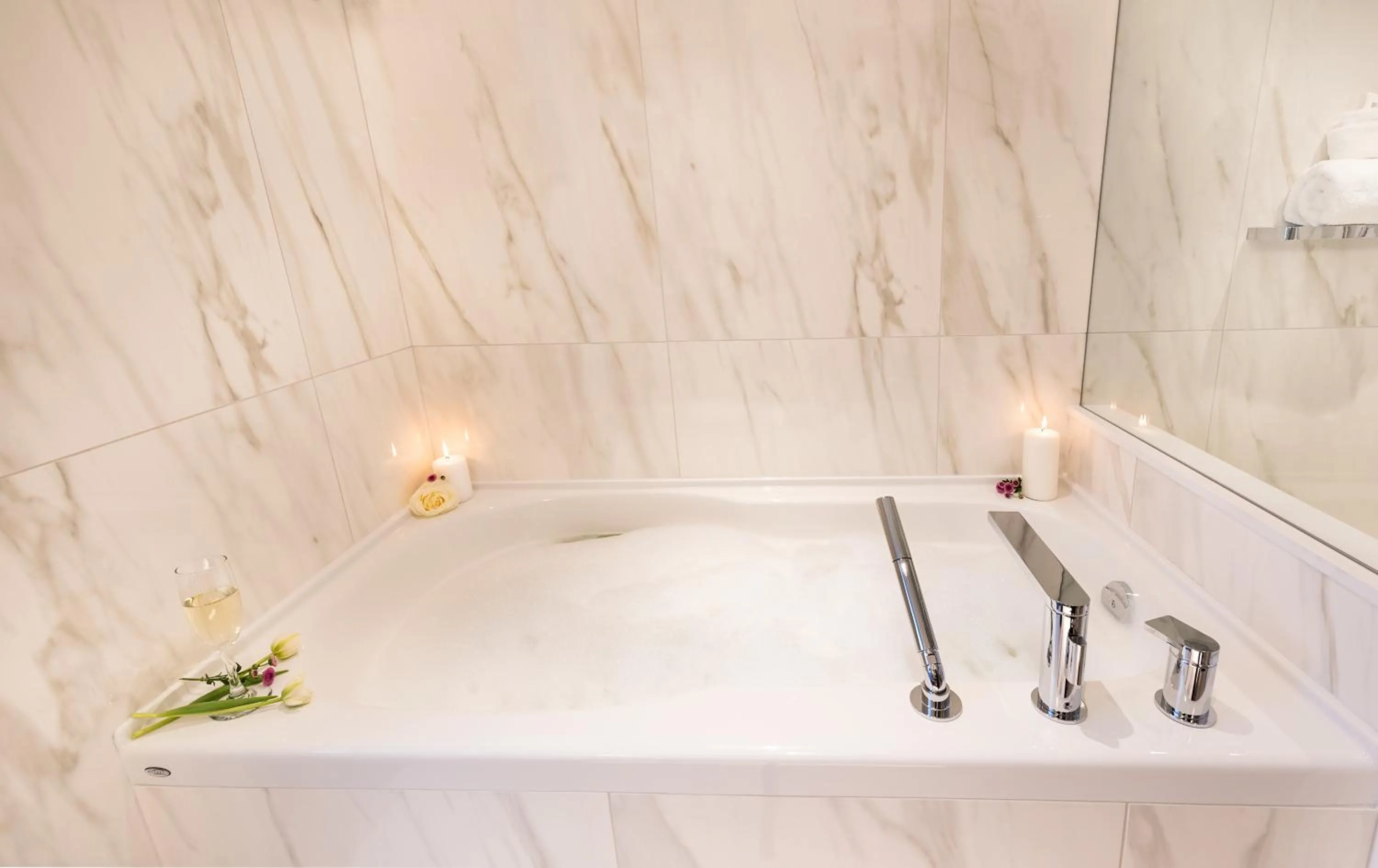 Bath in The Magnolia Hotel & Spa