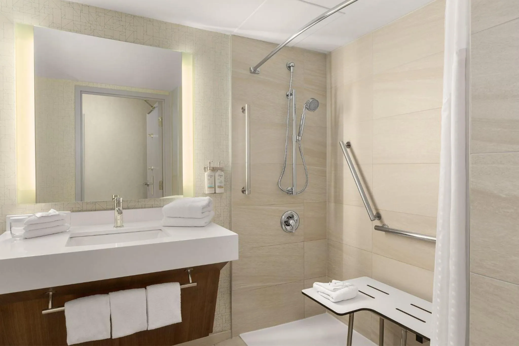 Photo of the whole room in Holiday Inn Express Vancouver Airport-Richmond by IHG