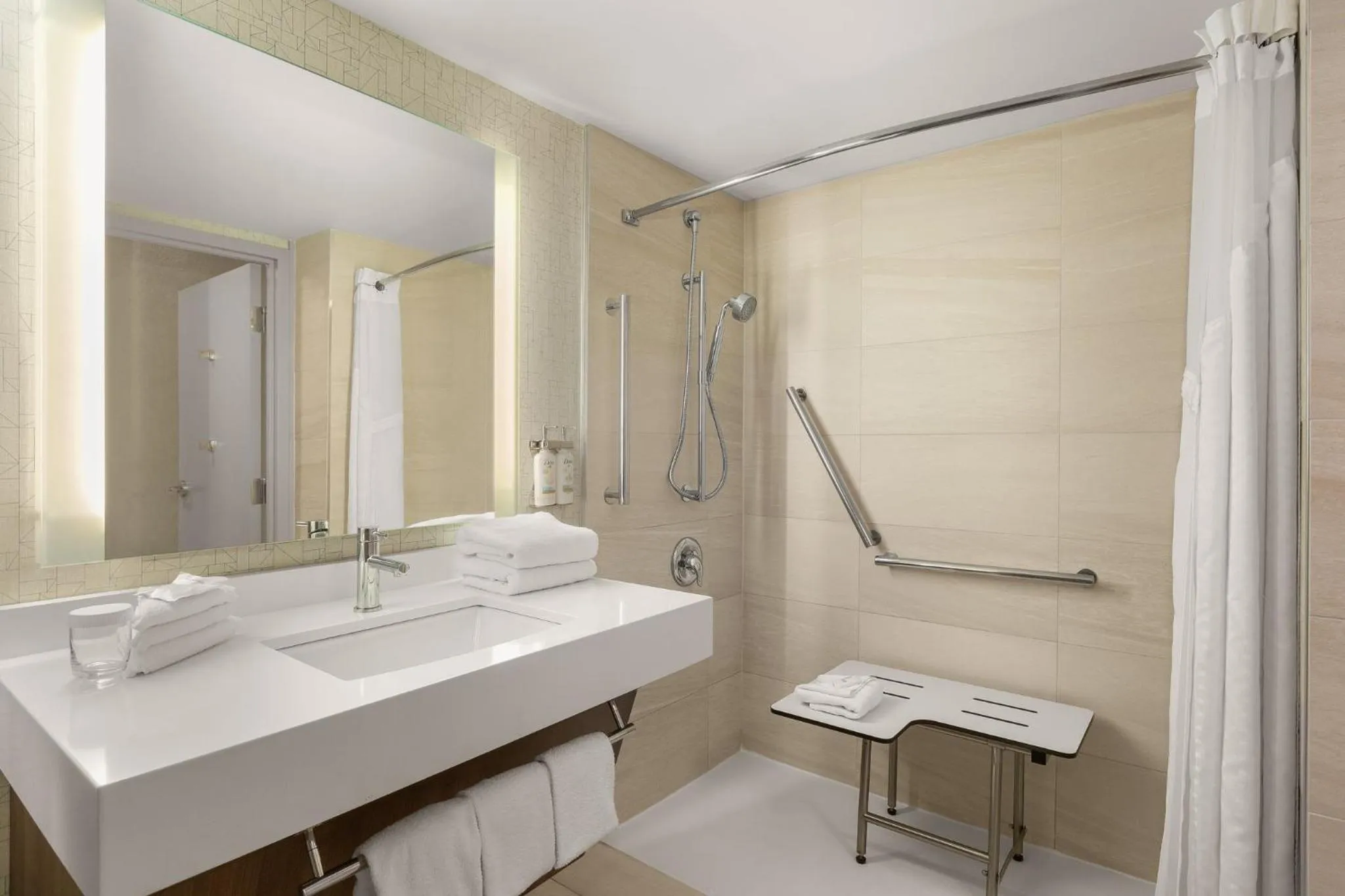 Photo of the whole room in Holiday Inn Express Vancouver Airport-Richmond by IHG