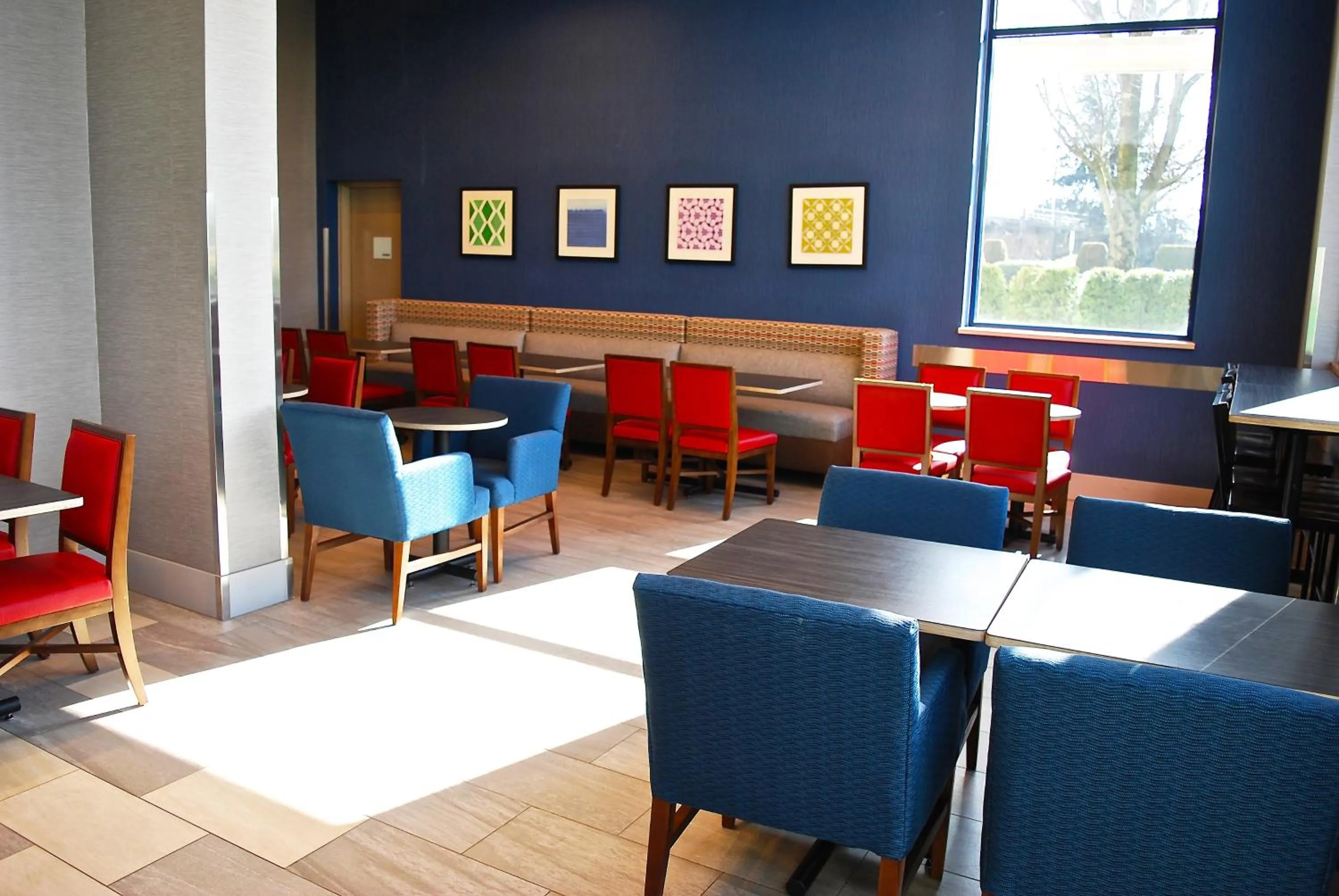 Breakfast in Holiday Inn Express Vancouver Airport-Richmond by IHG