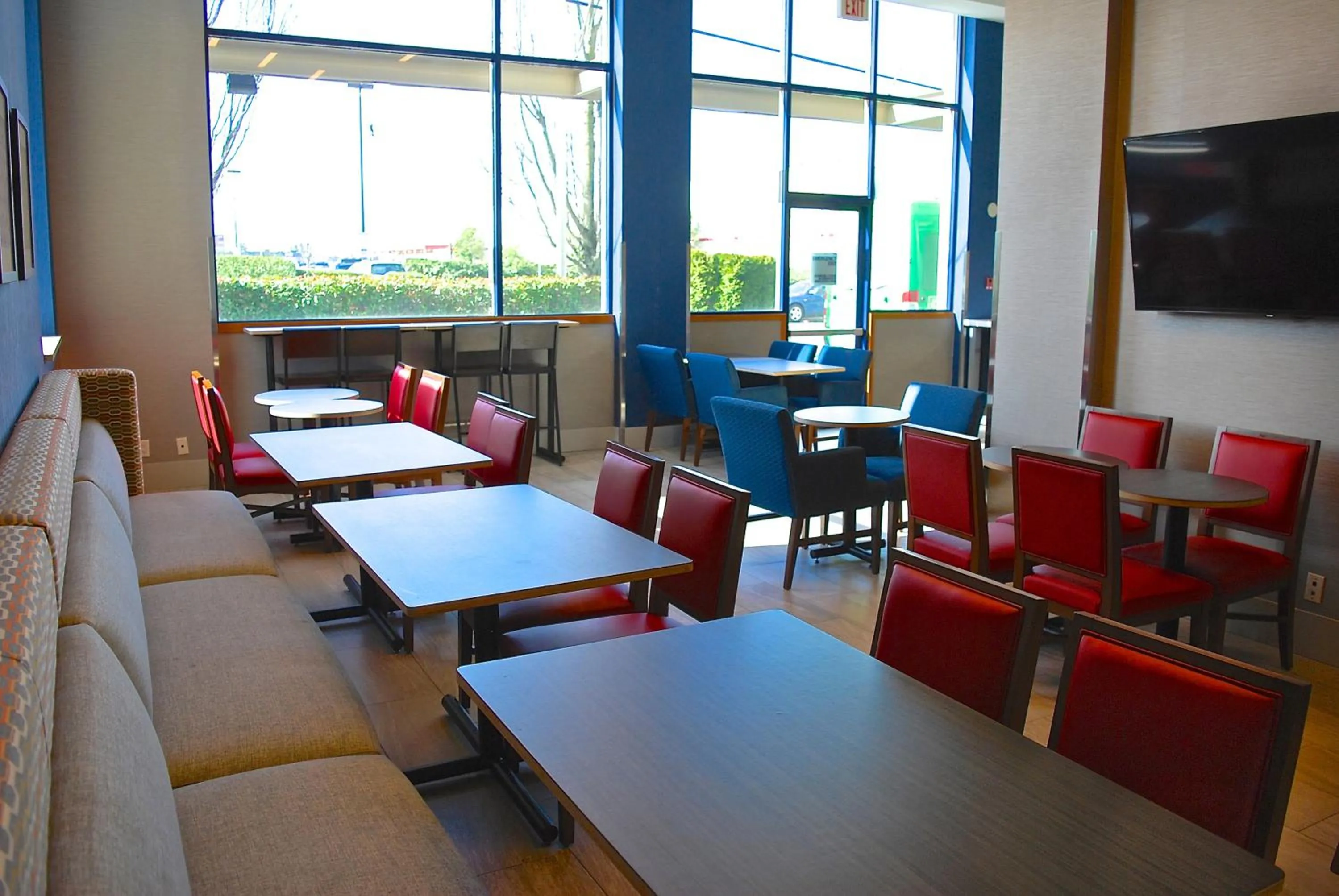 Breakfast in Holiday Inn Express Vancouver Airport-Richmond by IHG