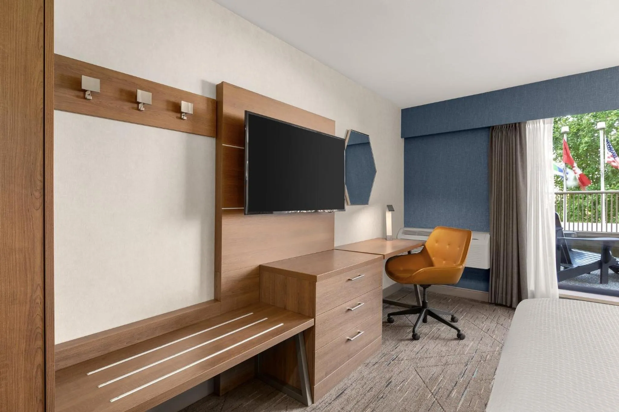 Photo of the whole room in Holiday Inn Express Vancouver Airport-Richmond by IHG