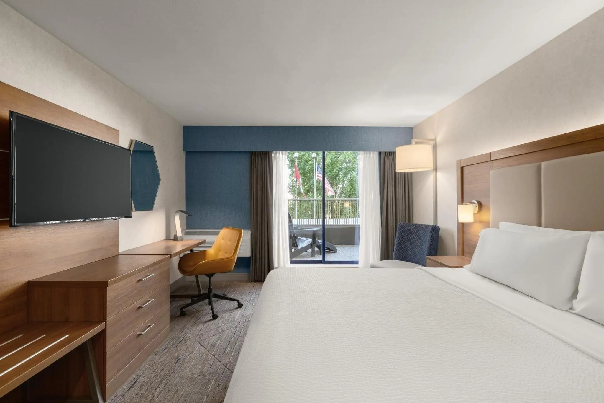 Photo of the whole room, Bed in Holiday Inn Express Vancouver Airport-Richmond by IHG