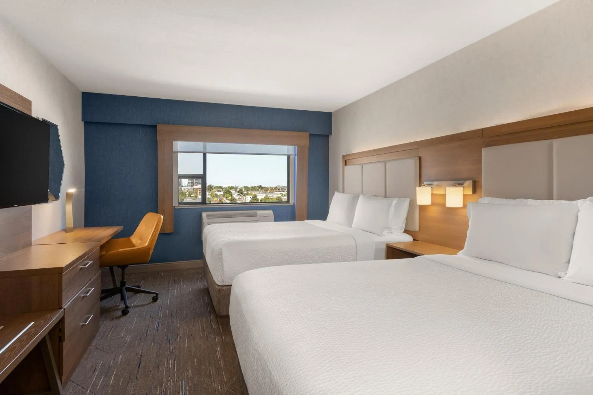 Photo of the whole room, Bed in Holiday Inn Express Vancouver Airport-Richmond by IHG
