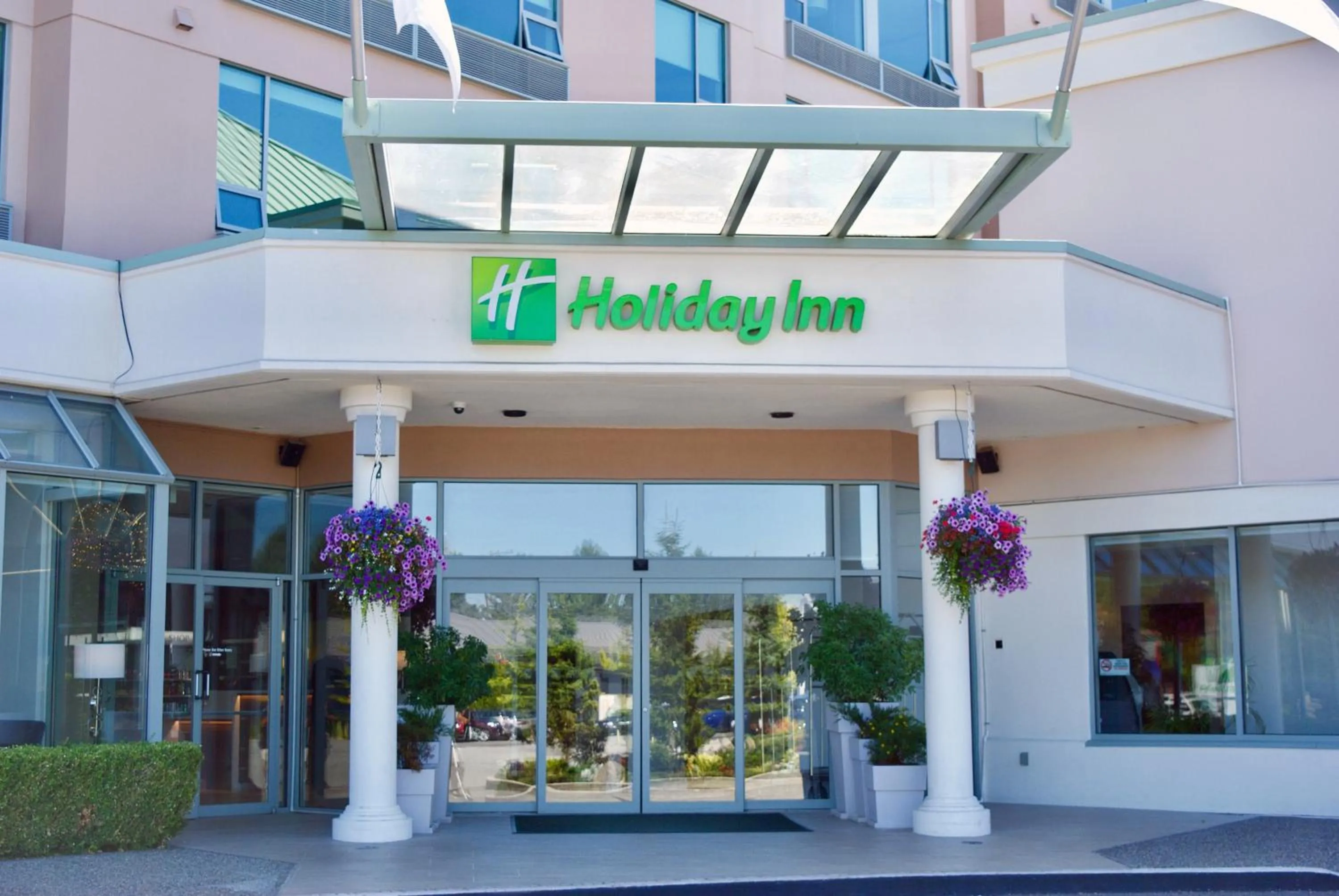 Property building in Holiday Inn Vancouver Airport Richmond by IHG