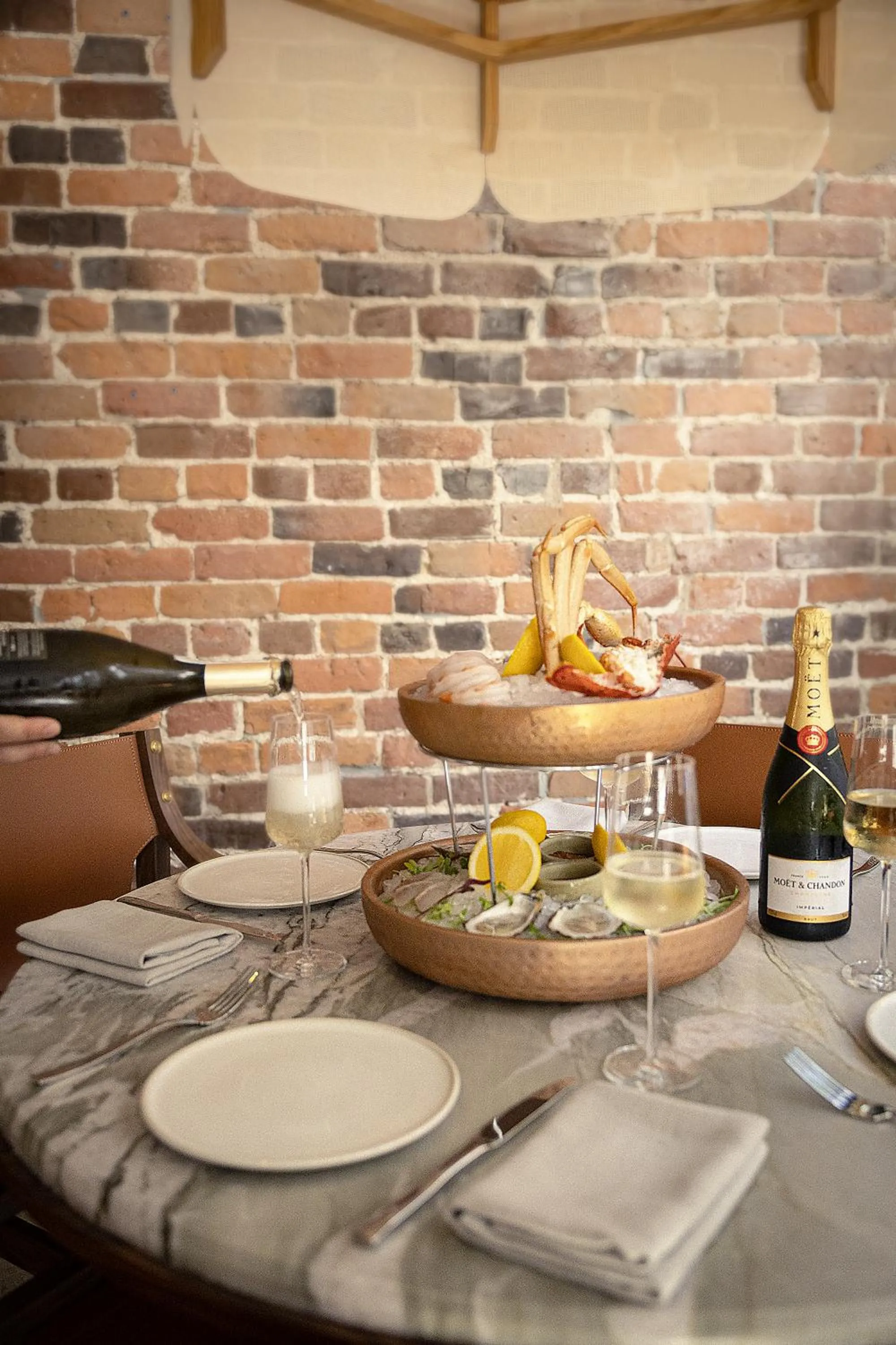 Restaurant/places to eat in Hotel Nelligan