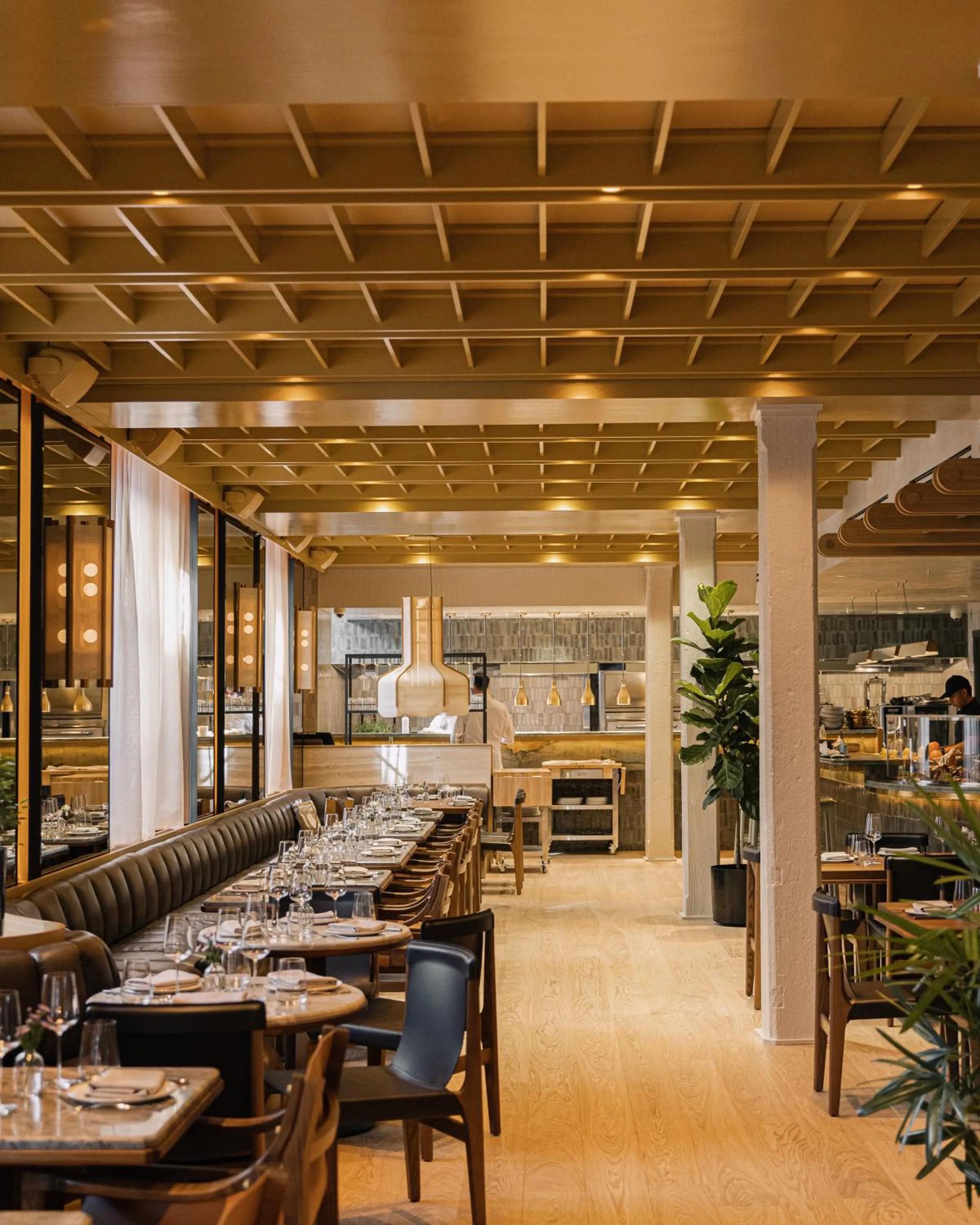 Restaurant/places to eat in Hotel Nelligan