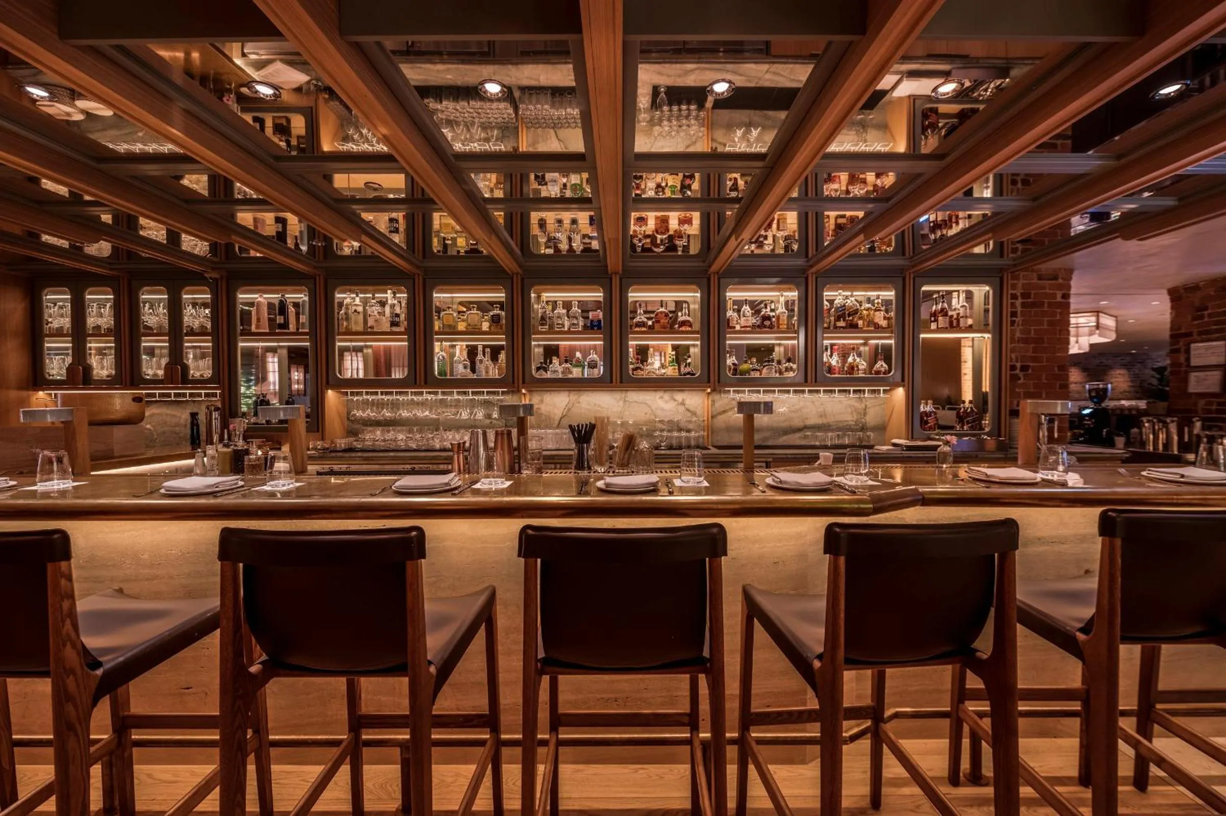 Restaurant/places to eat in Hotel Nelligan