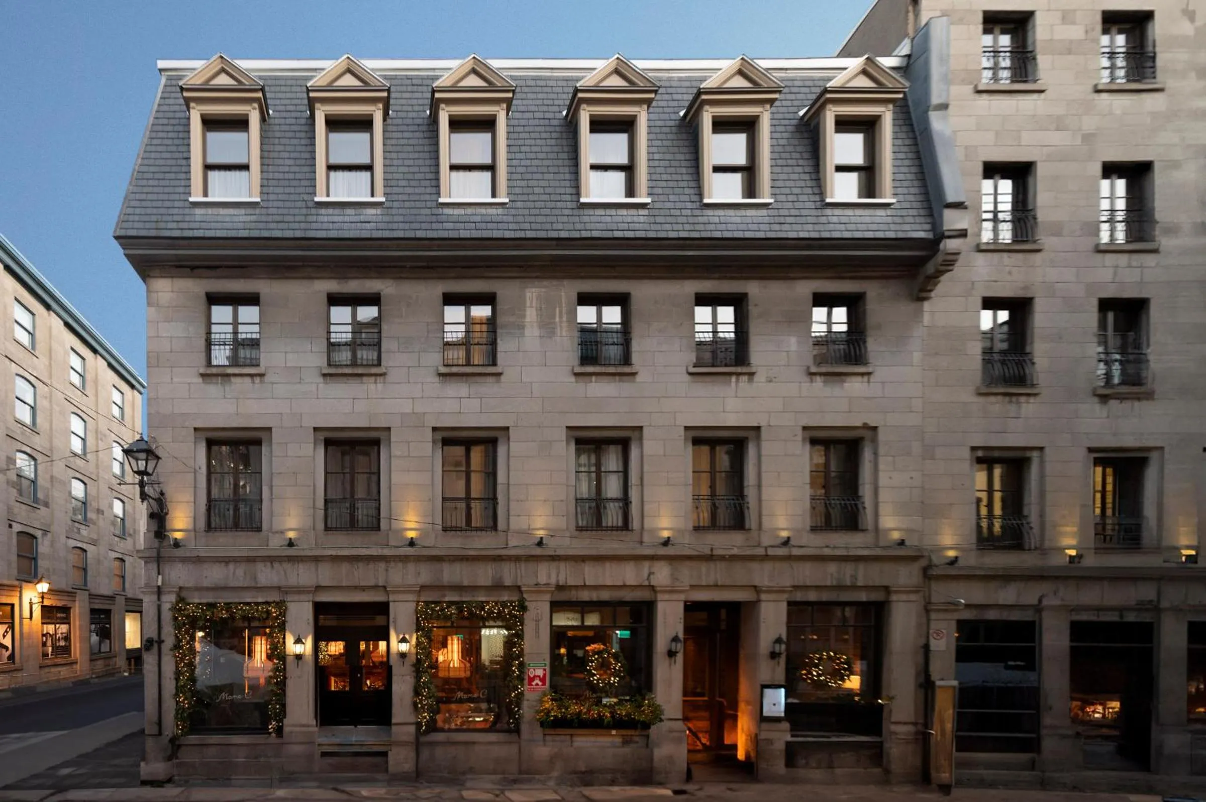 Property building in Hotel Nelligan