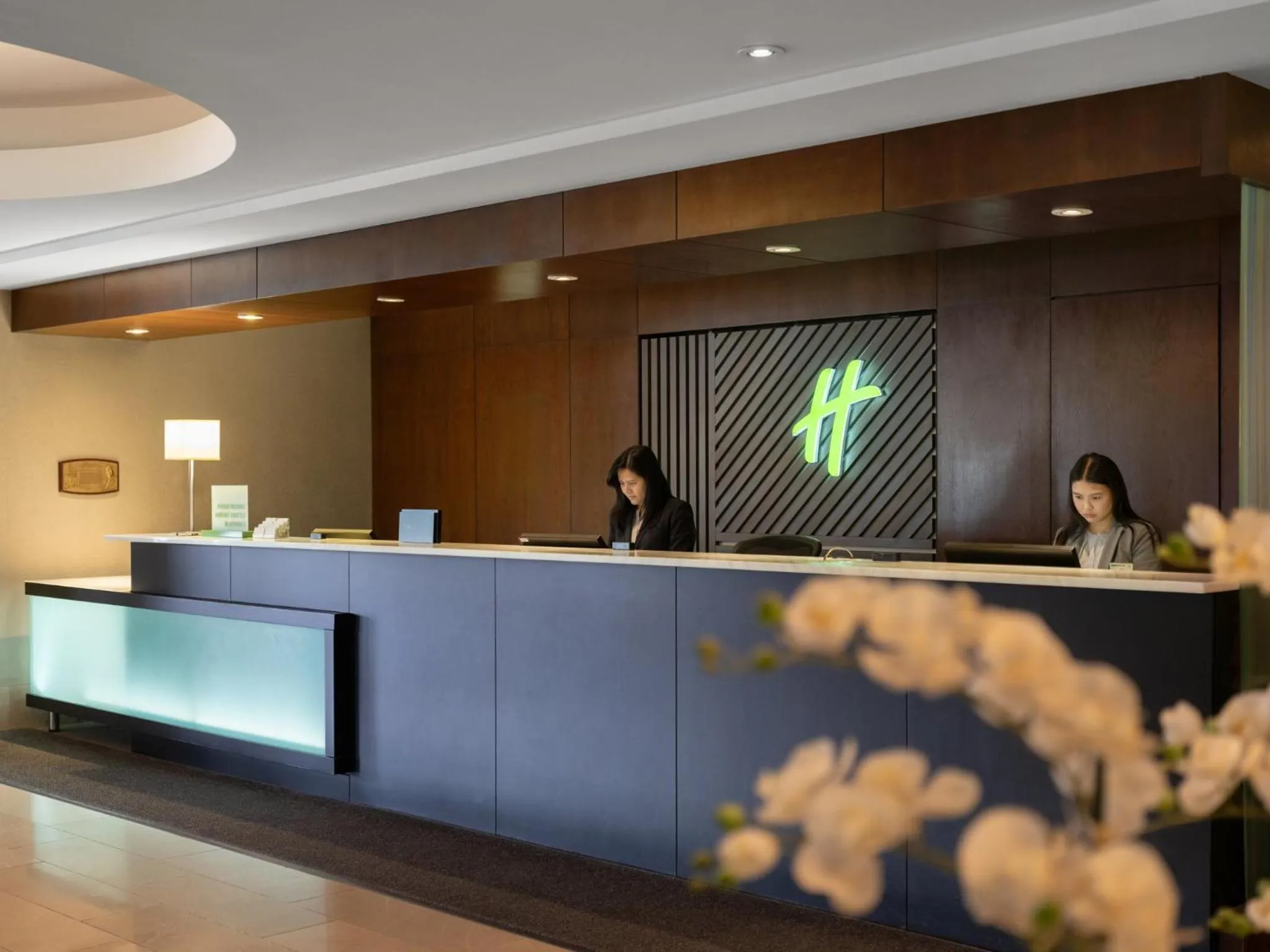 Property building in Holiday Inn Calgary Airport by IHG