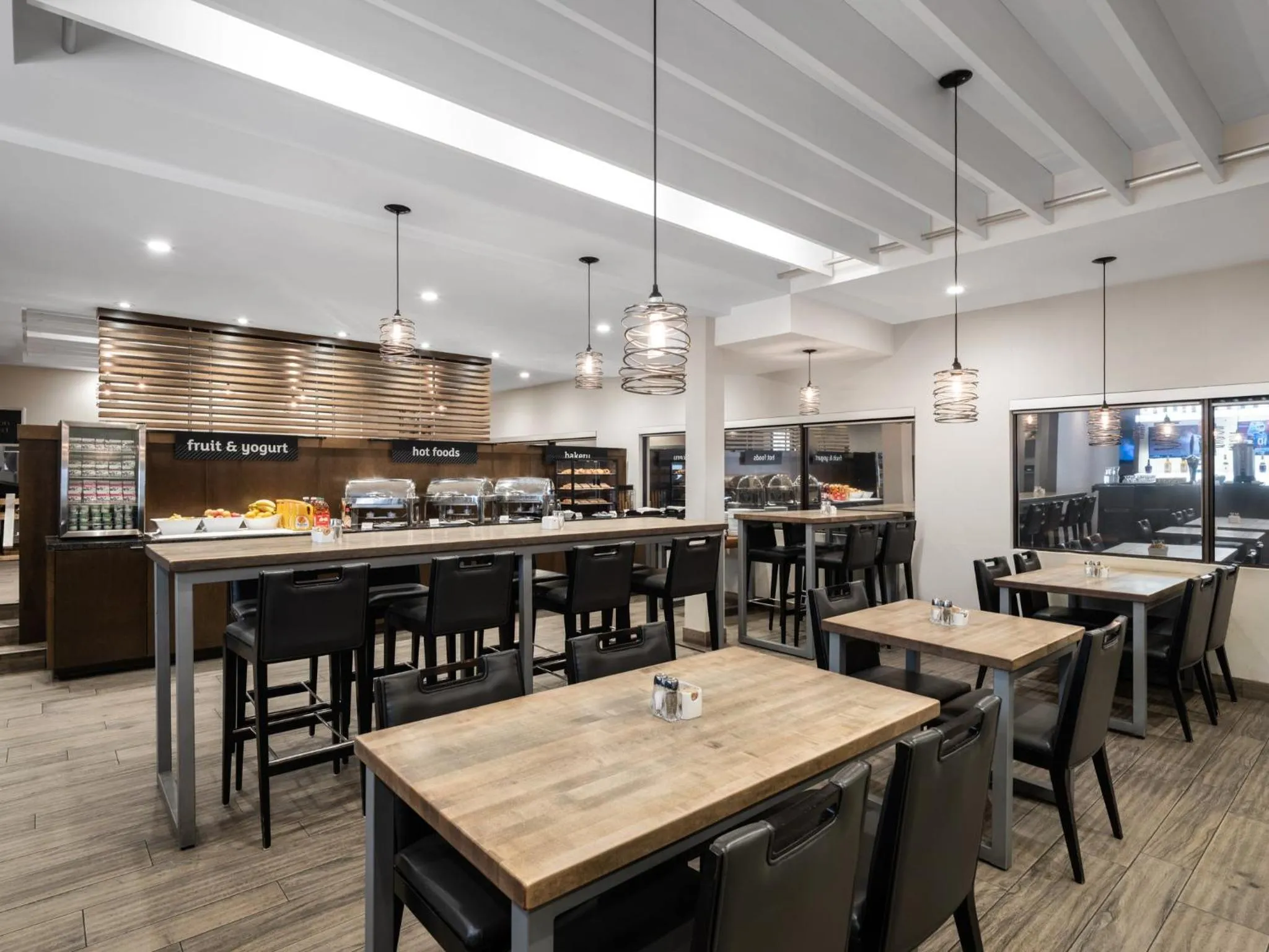 Restaurant/places to eat in Holiday Inn Calgary Airport by IHG