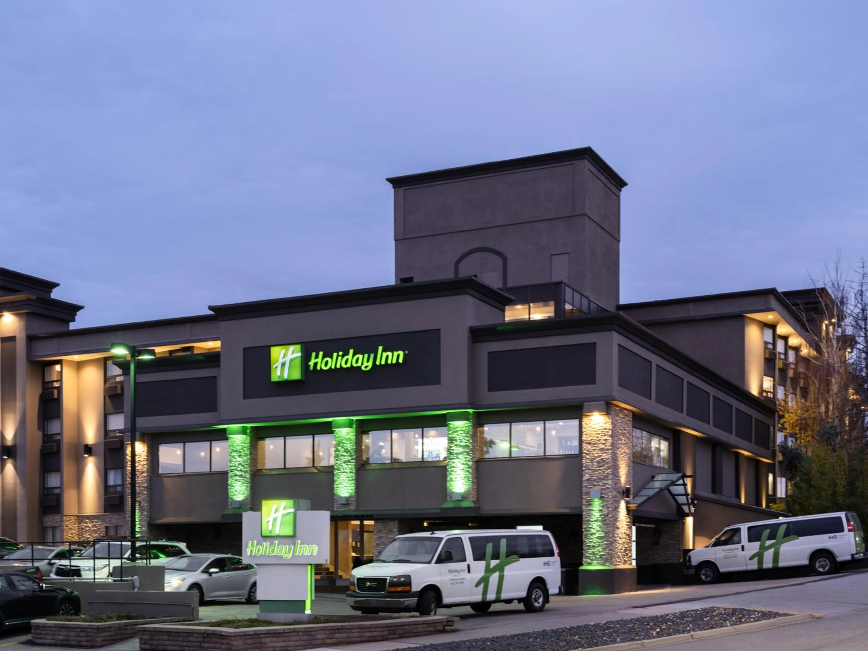 Property building in Holiday Inn Calgary Airport by IHG