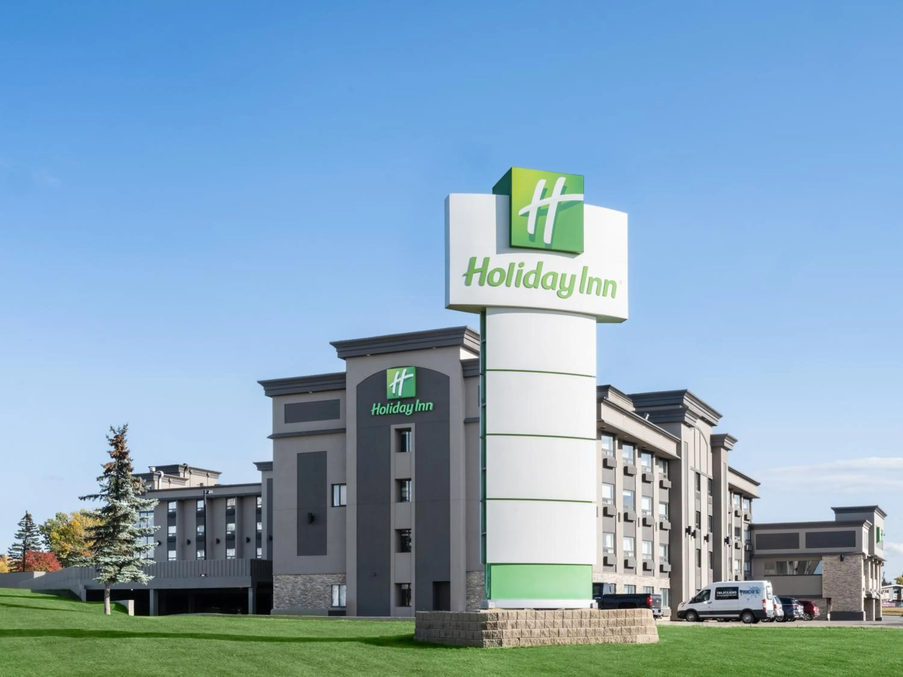 Property building in Holiday Inn Calgary Airport by IHG