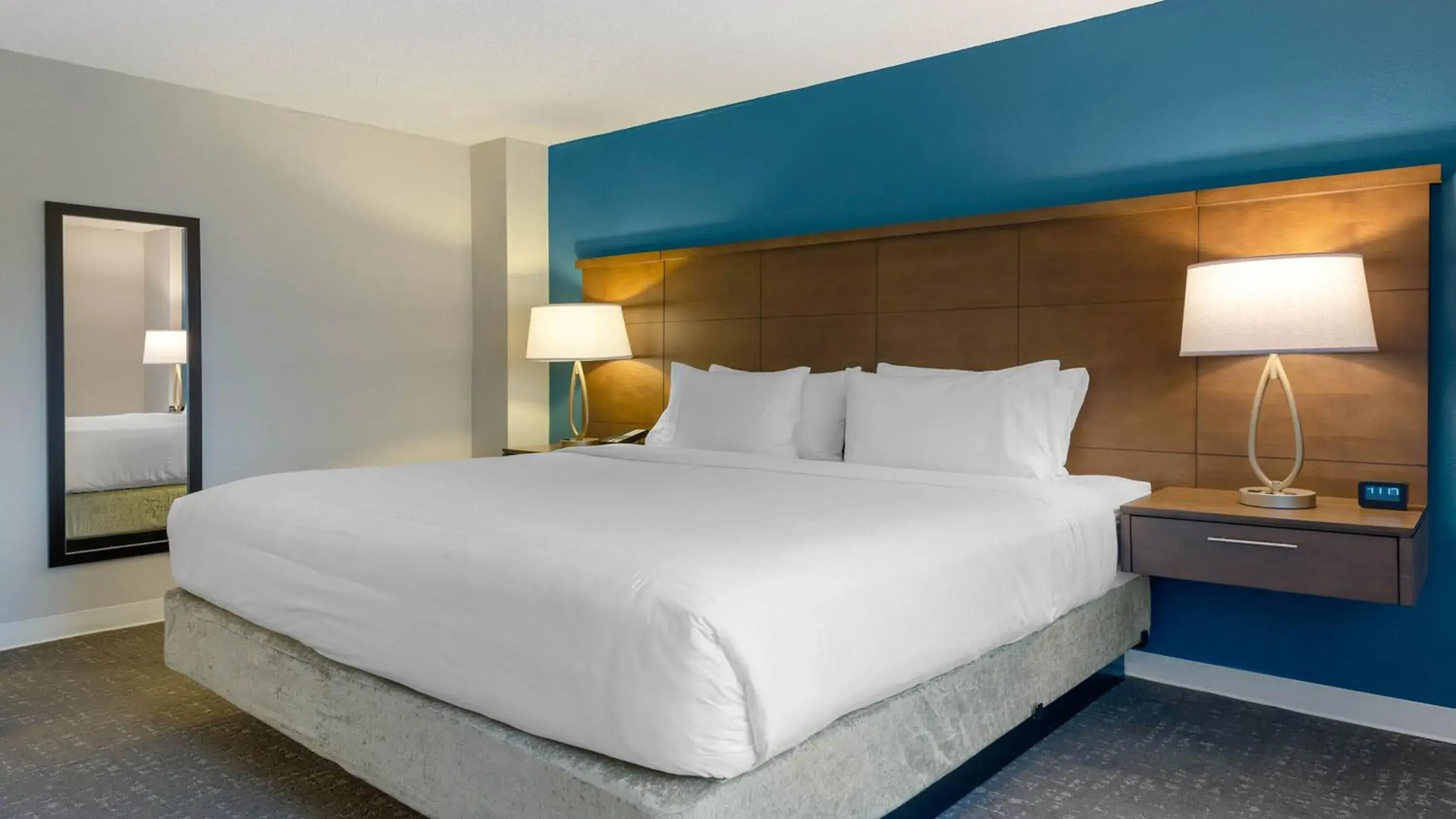 Photo of the whole room, Bed in Staybridge Suites - Calgary Airport by IHG Photo of the whole room, Bed in Staybridge Suites - Calgary Airport by IHG