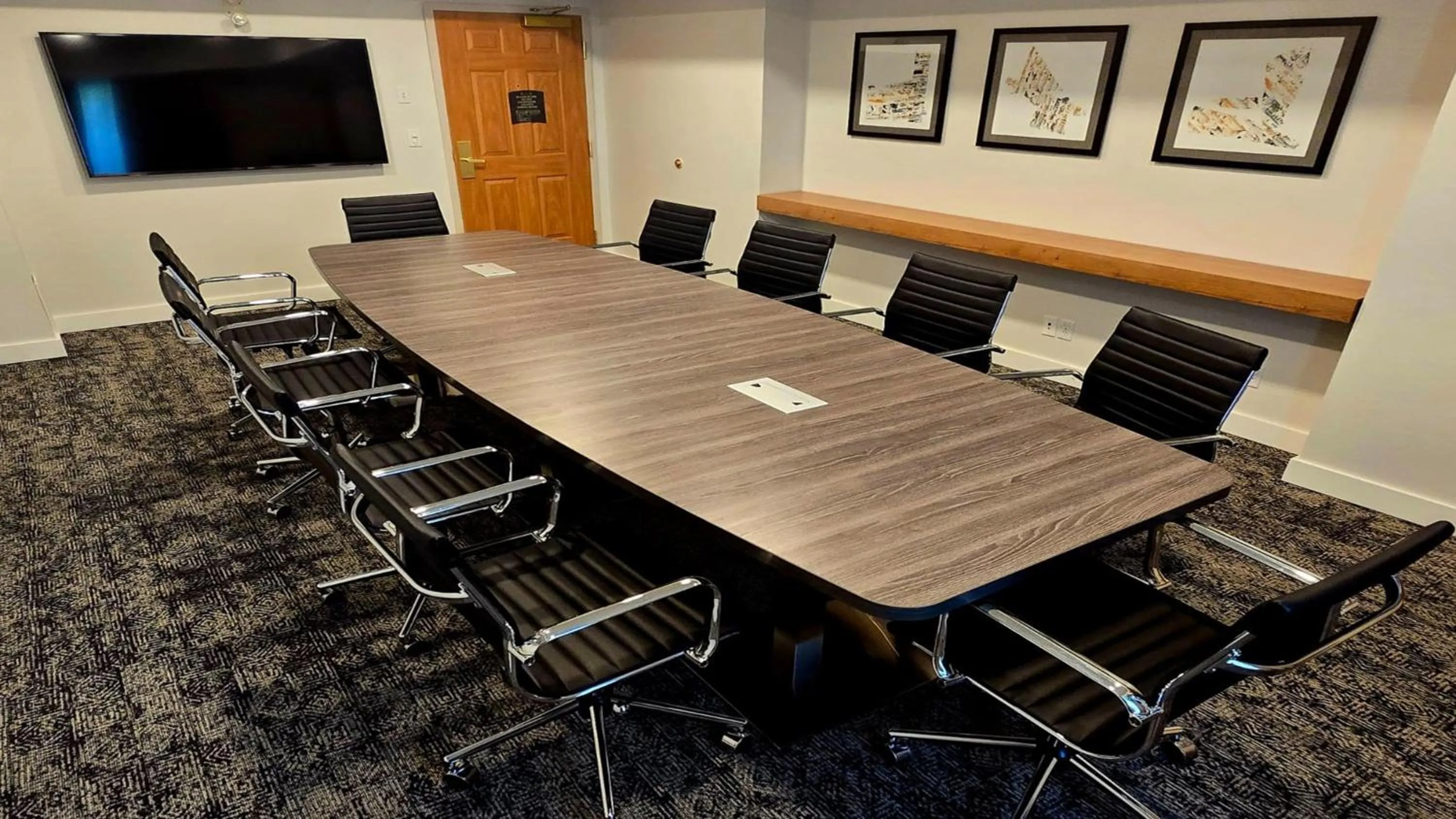 Meeting/conference room in Staybridge Suites - Calgary Airport by IHG