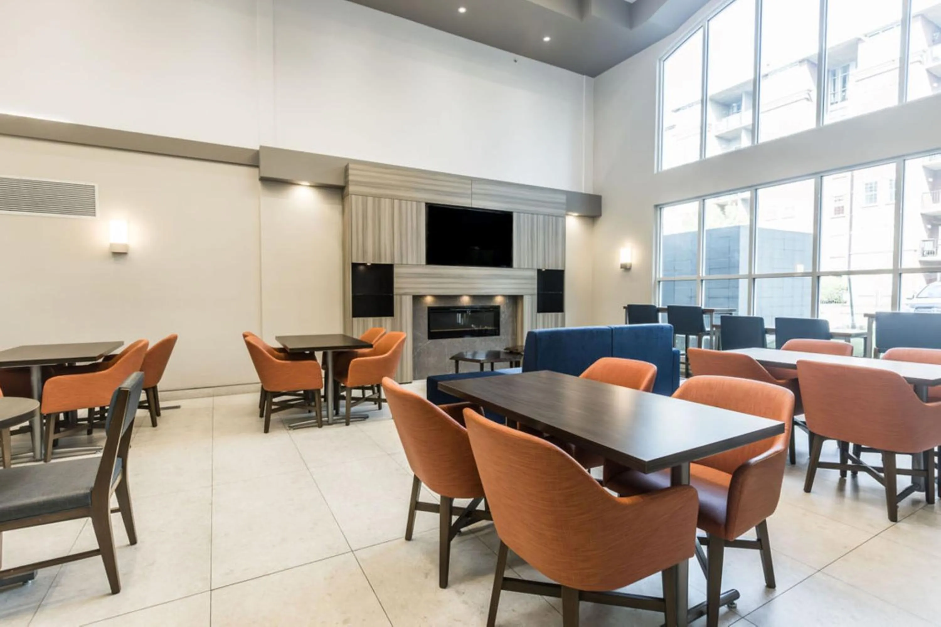 Holiday Inn Express Calgary South by IHG