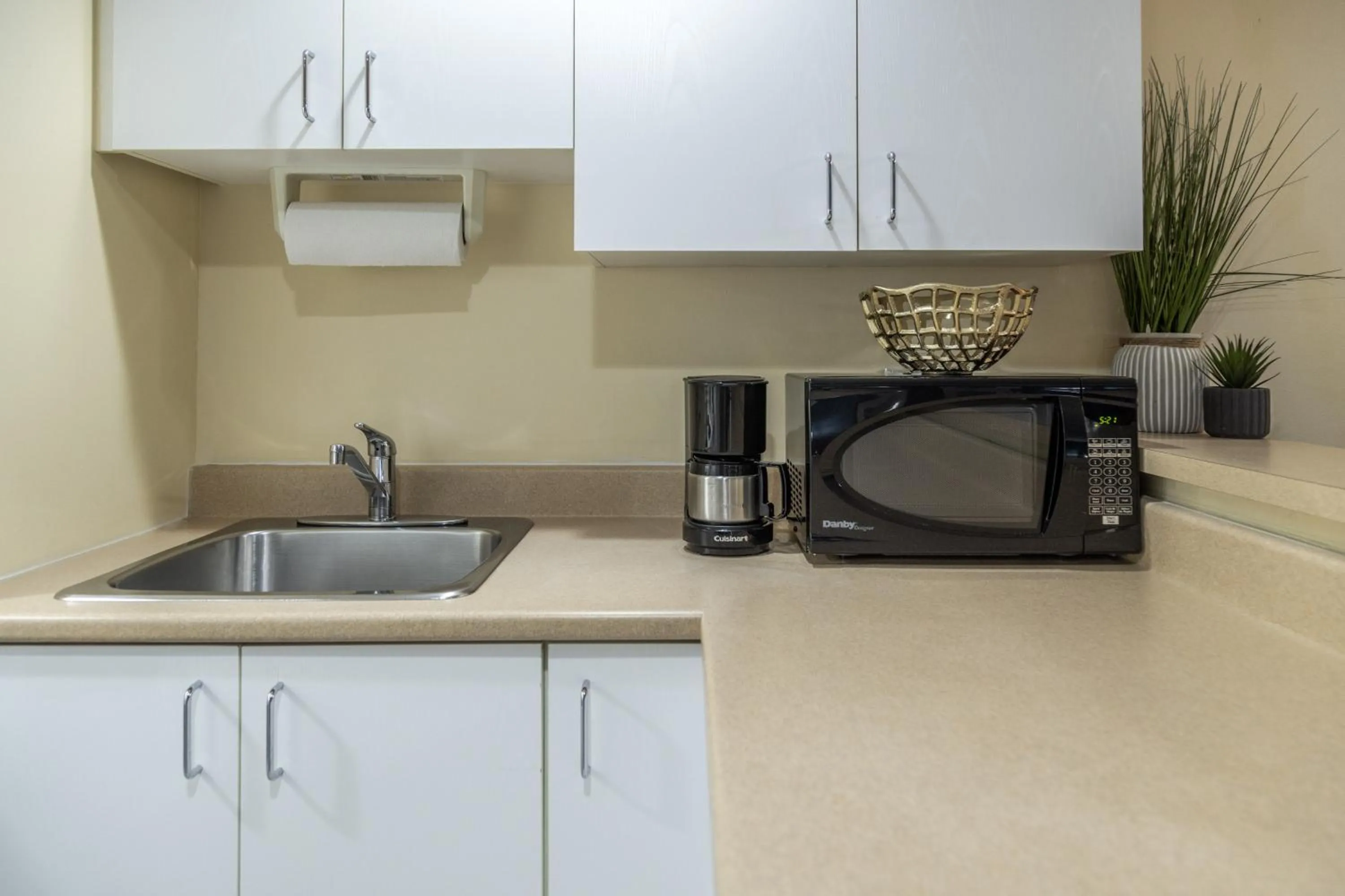 Coffee/tea facilities in Hôtel Saint-Laurent Montréal