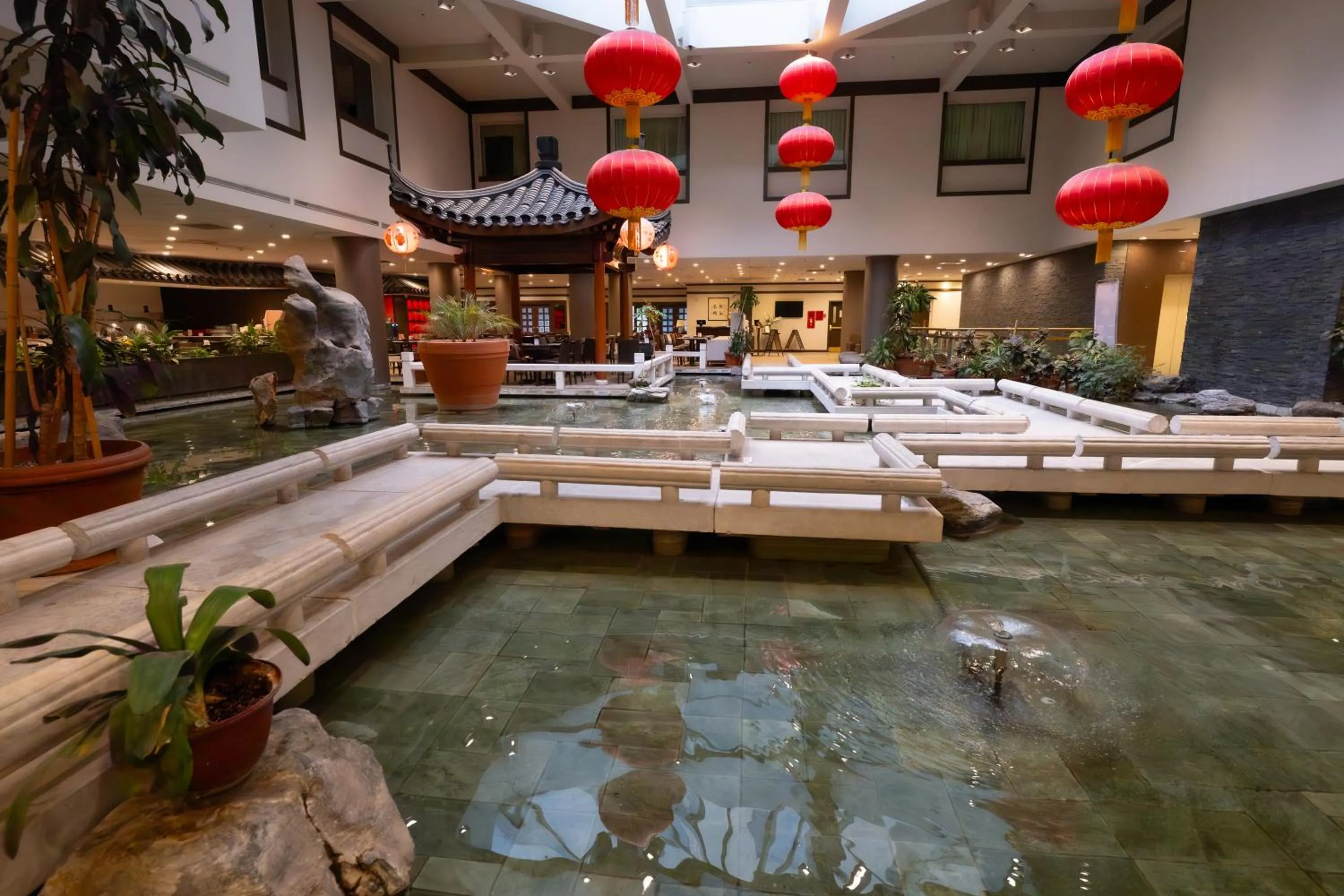 Lobby or reception in Holiday Inn Montreal Centre Ville Downtown by IHG