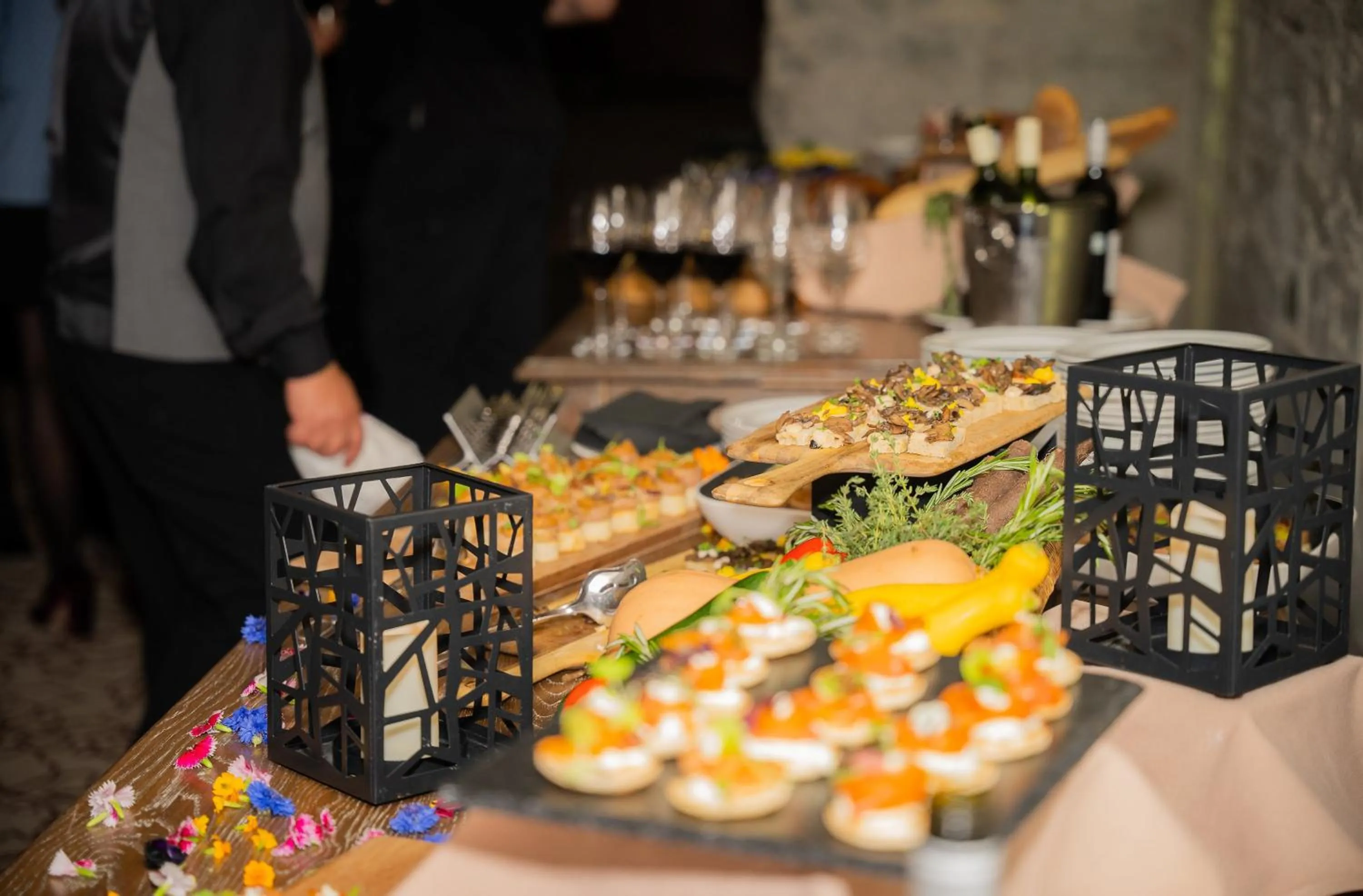 Restaurant/places to eat in InterContinental Montreal by IHG