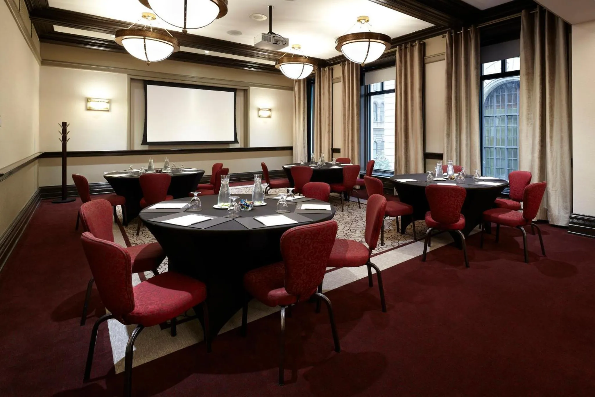 Meeting/conference room in InterContinental Montreal by IHG