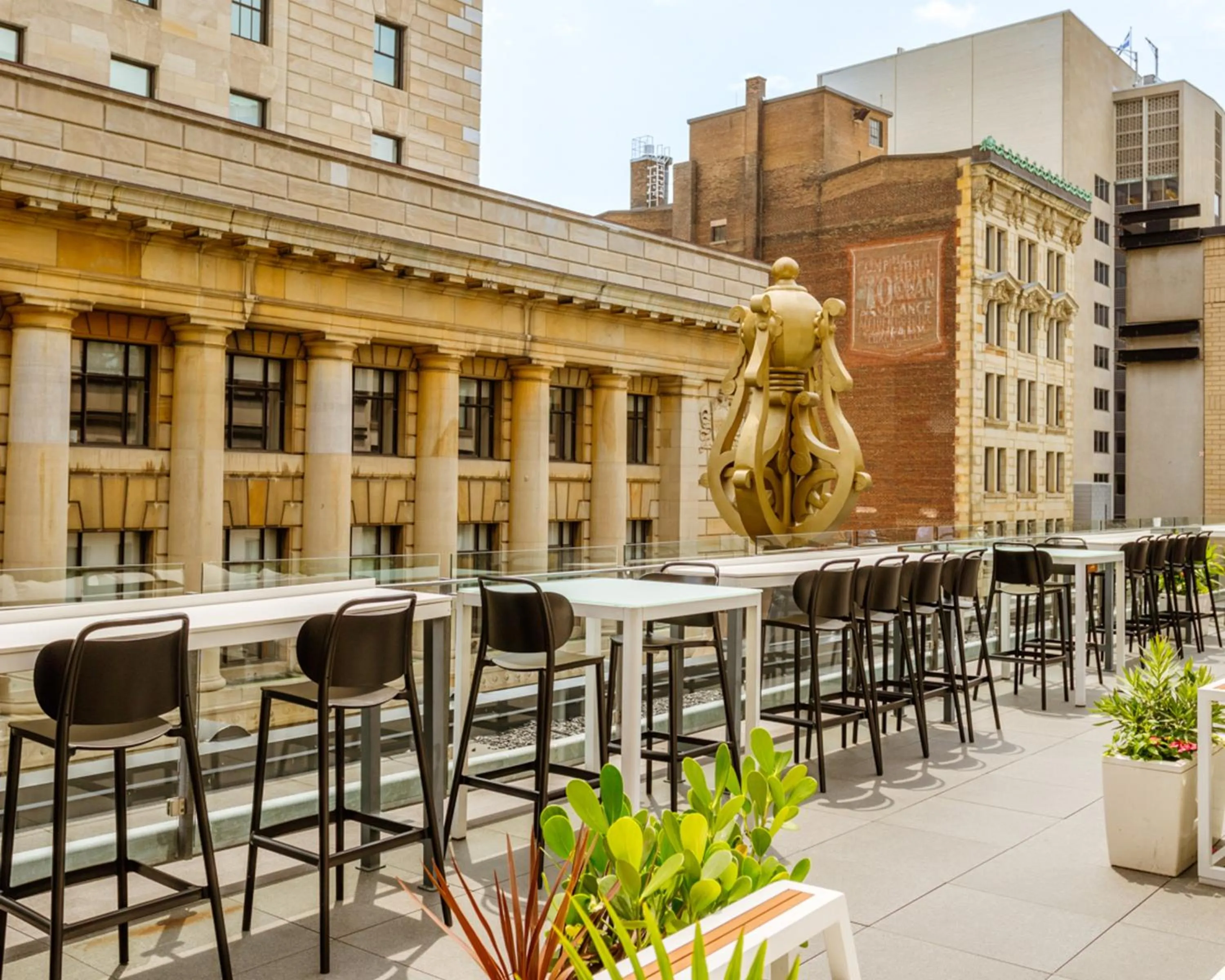 Restaurant/places to eat in InterContinental Montreal by IHG