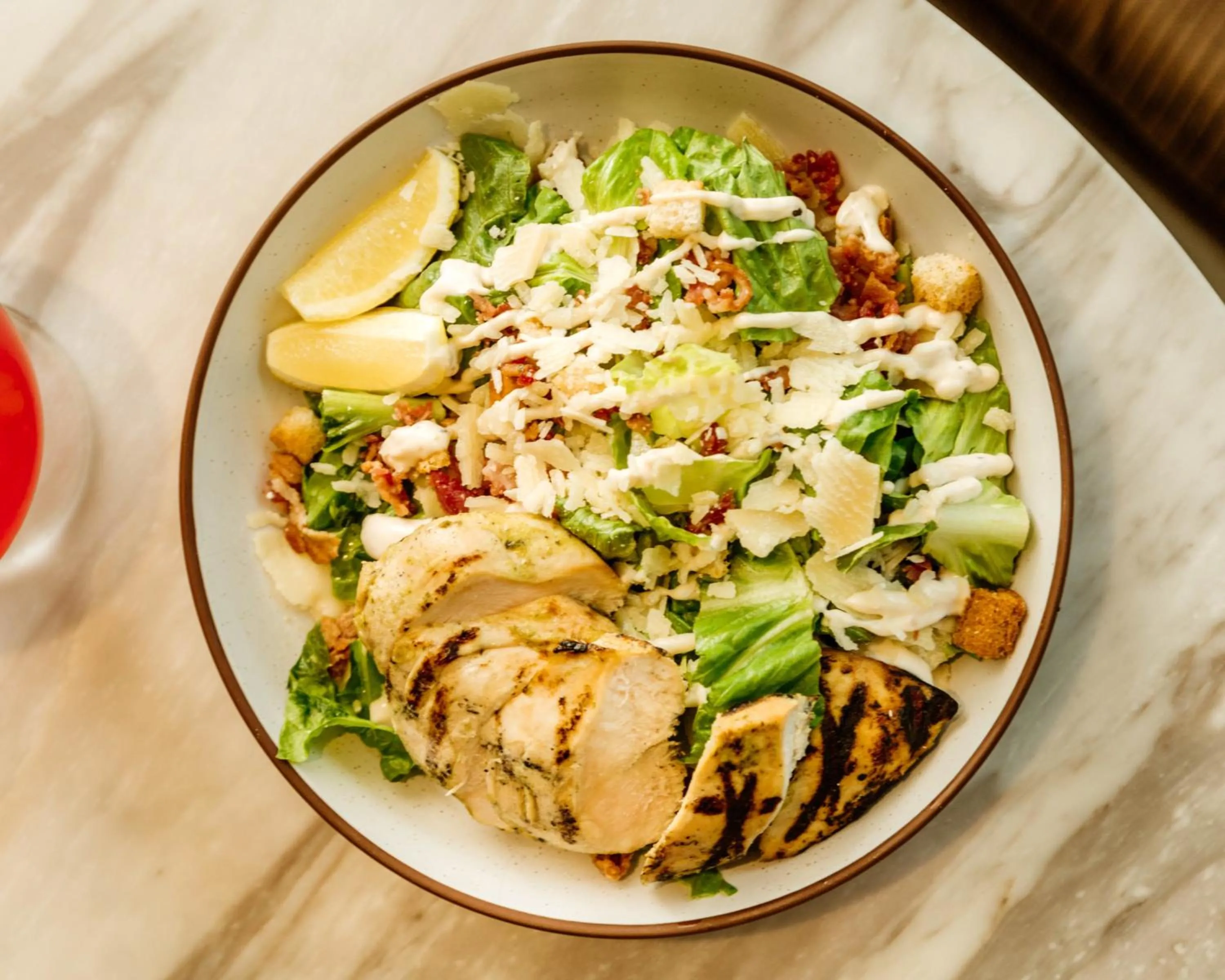 Lounge or bar in InterContinental Montreal by IHG