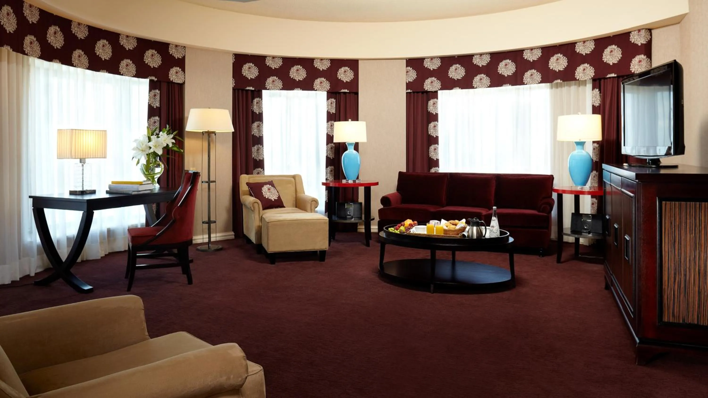 Photo of the whole room in InterContinental Montreal by IHG