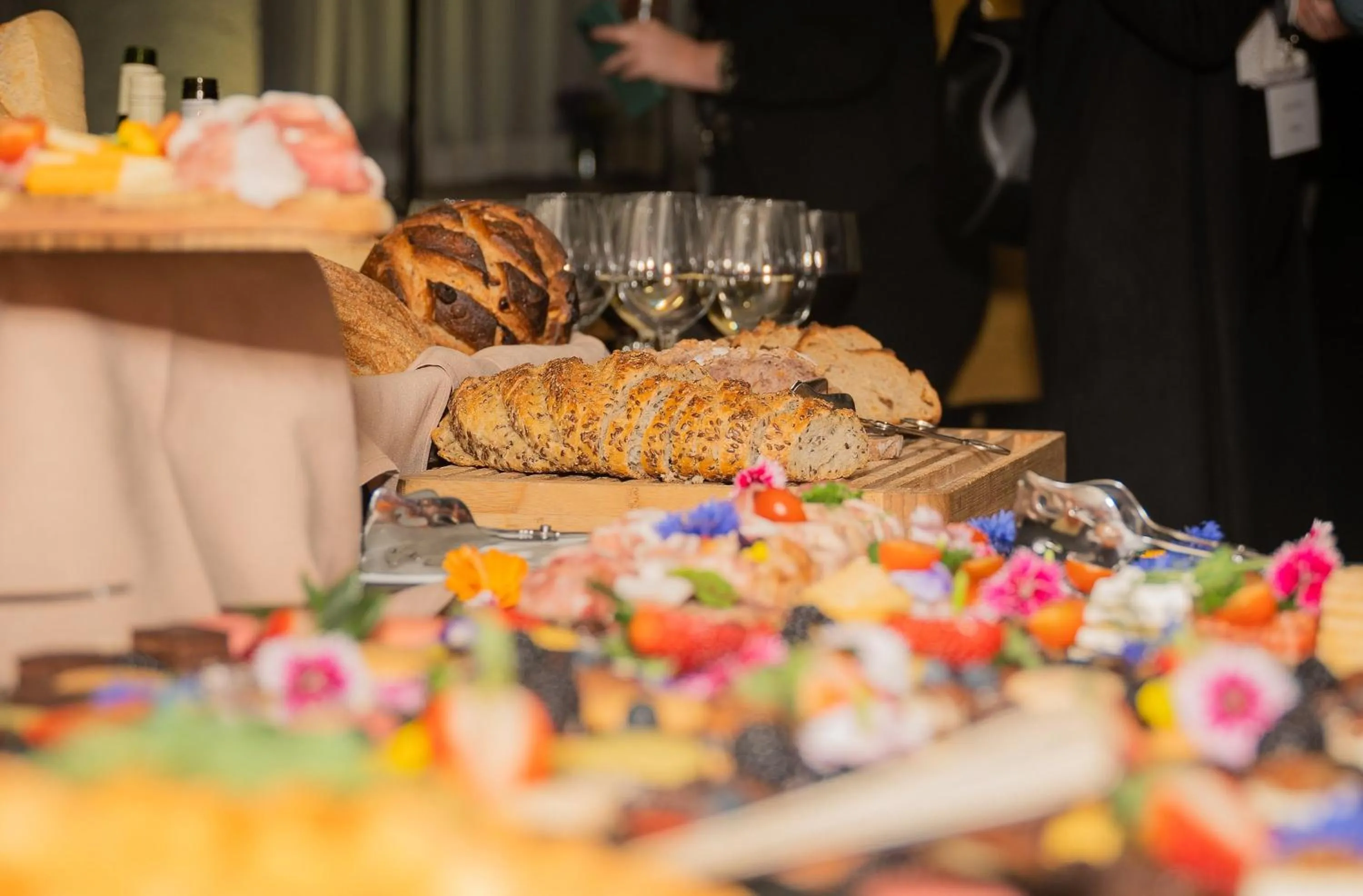 Restaurant/places to eat in InterContinental Montreal by IHG